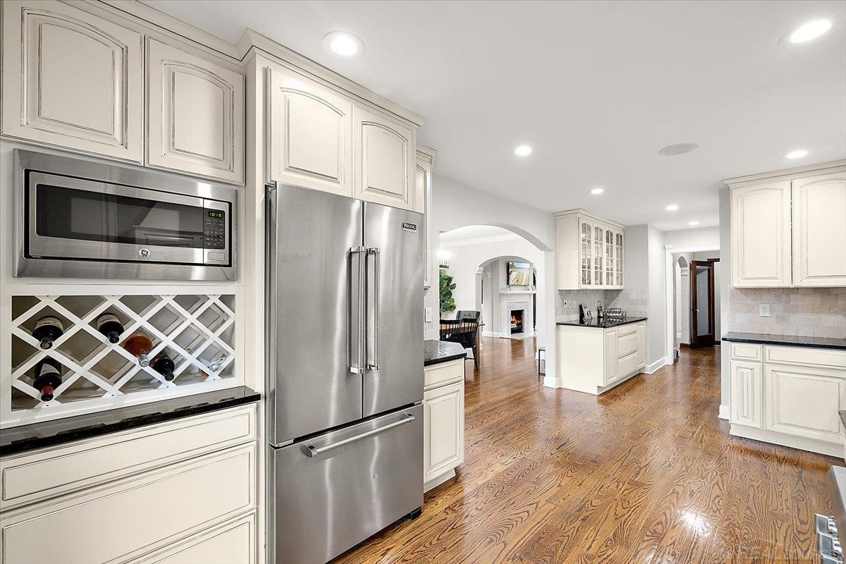 Grosse Pointe, MI, 48230