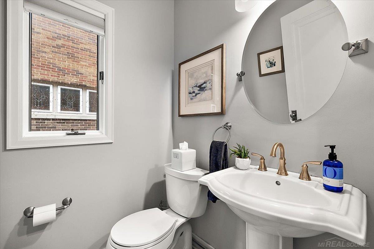 Grosse Pointe, MI, 48230