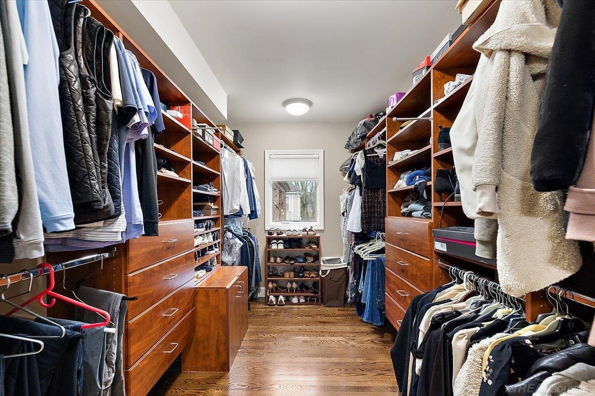 Grosse Pointe, MI, 48230