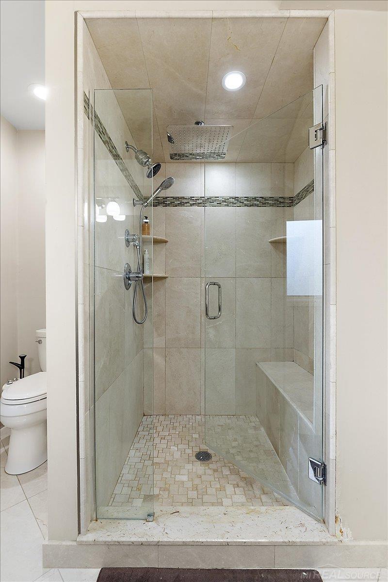 Grosse Pointe, MI, 48230