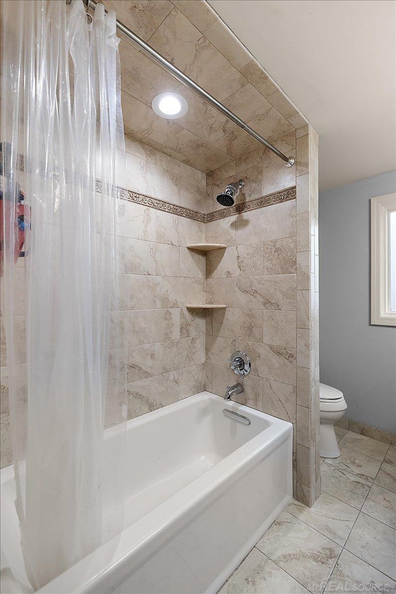 Grosse Pointe, MI, 48230