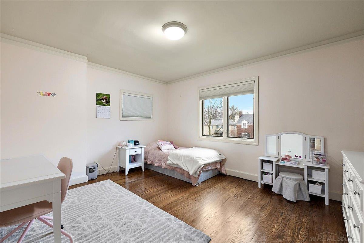 Grosse Pointe, MI, 48230