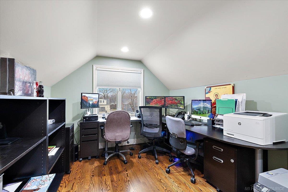 Grosse Pointe, MI, 48230