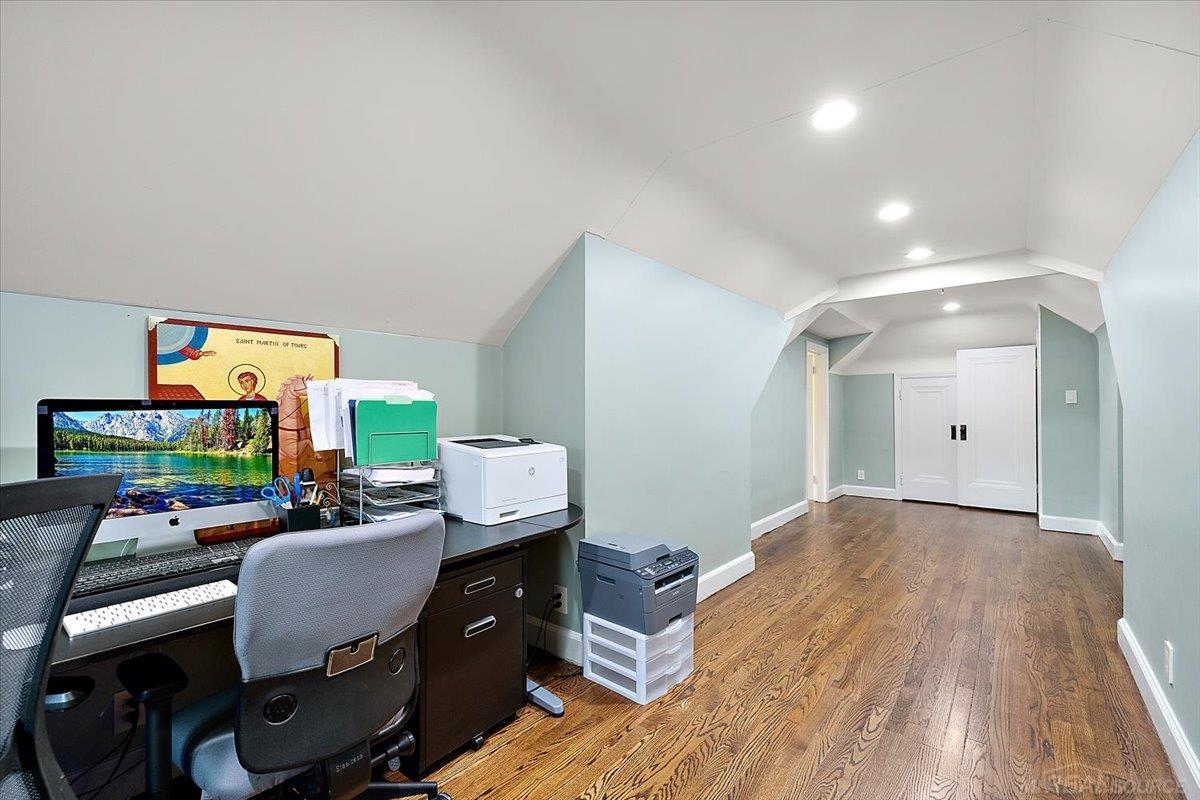 Grosse Pointe, MI, 48230