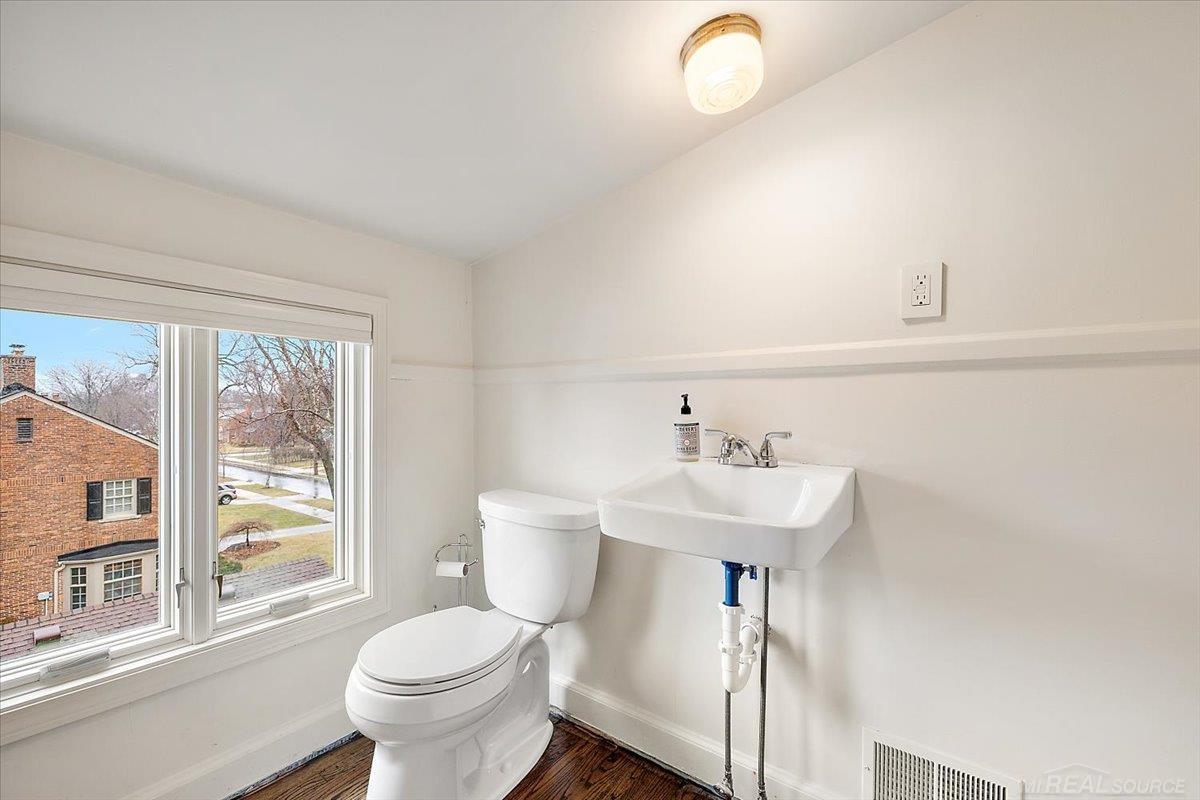 Grosse Pointe, MI, 48230