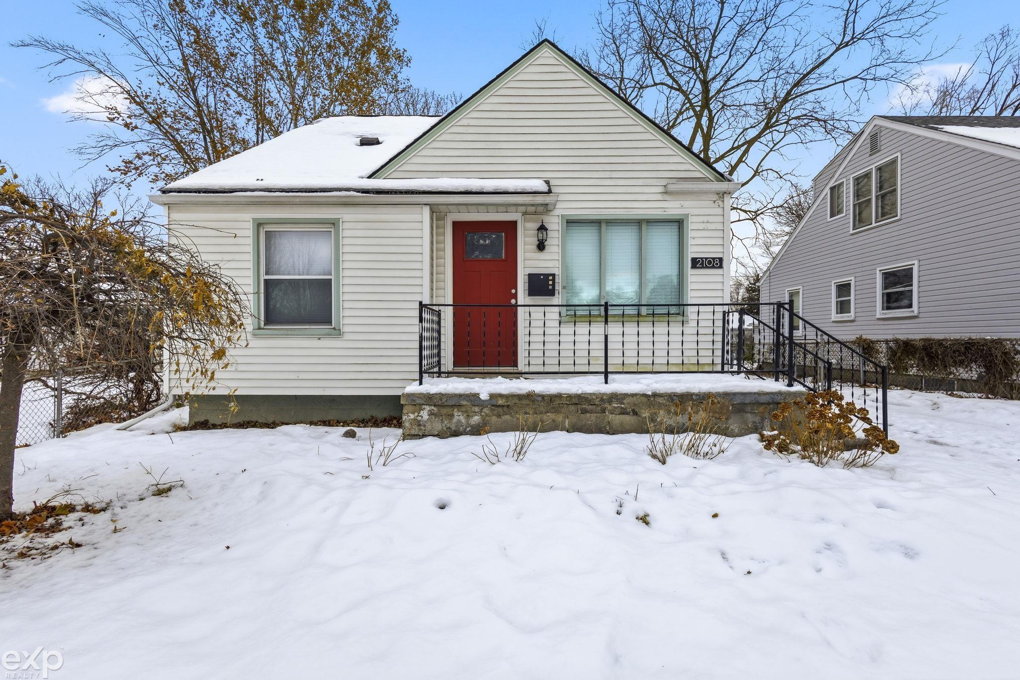 2714 Rochester Road, Royal Oak, MI, 48073 3639