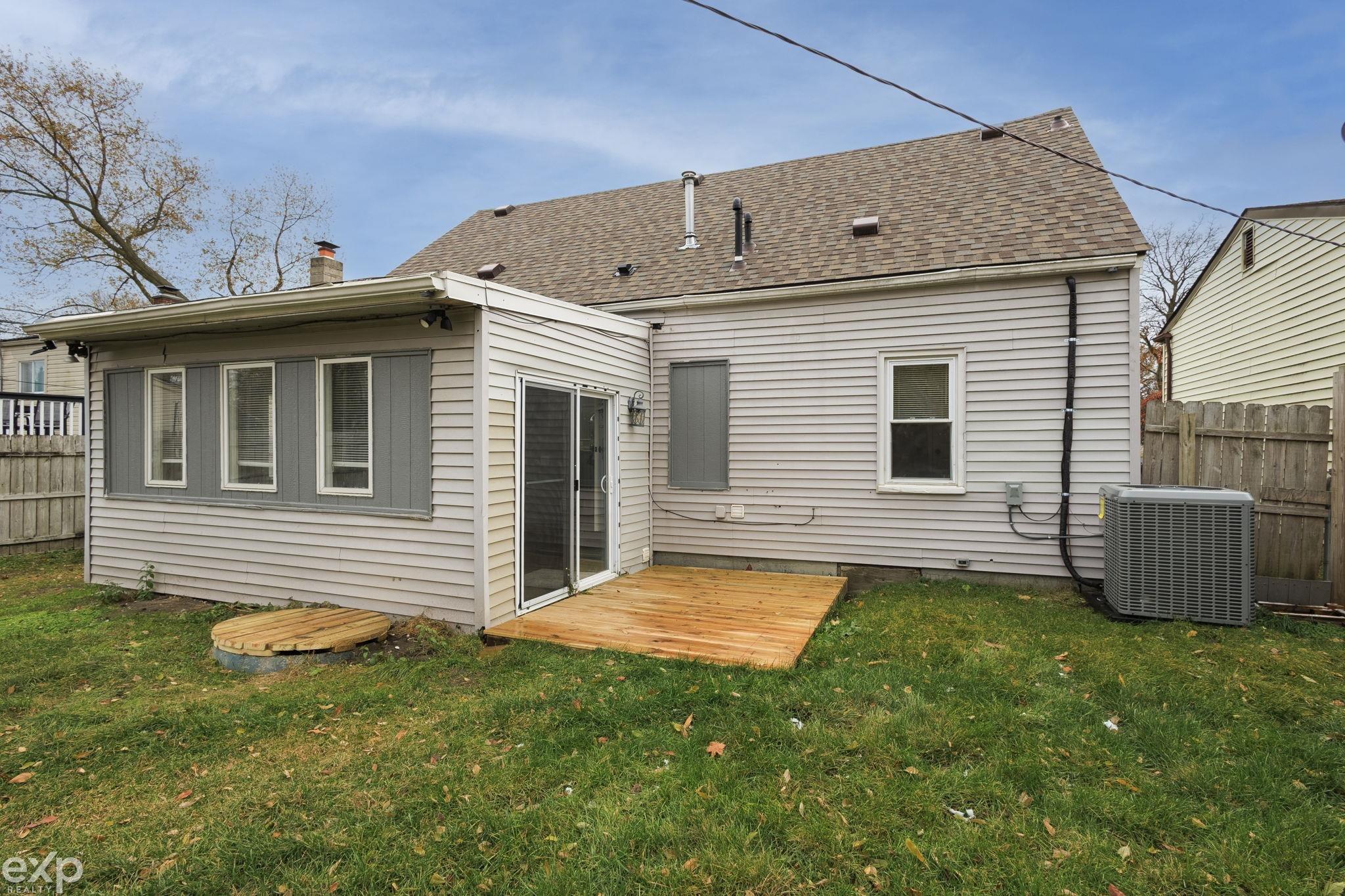 8065 Ogden Drive, Sterling Heights, MI, 48314