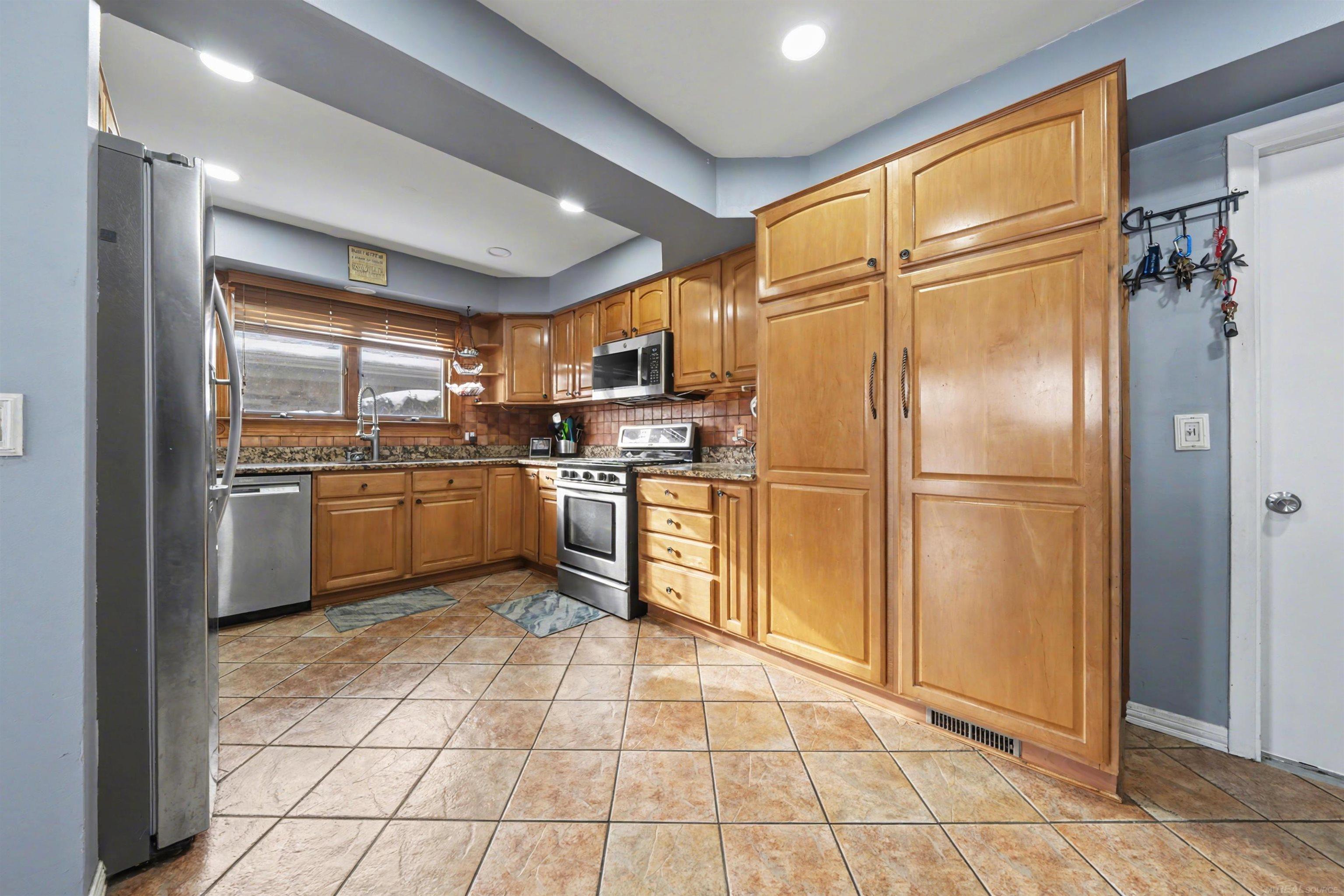 38076 Fringe Drive, Sterling Heights, MI, 48310