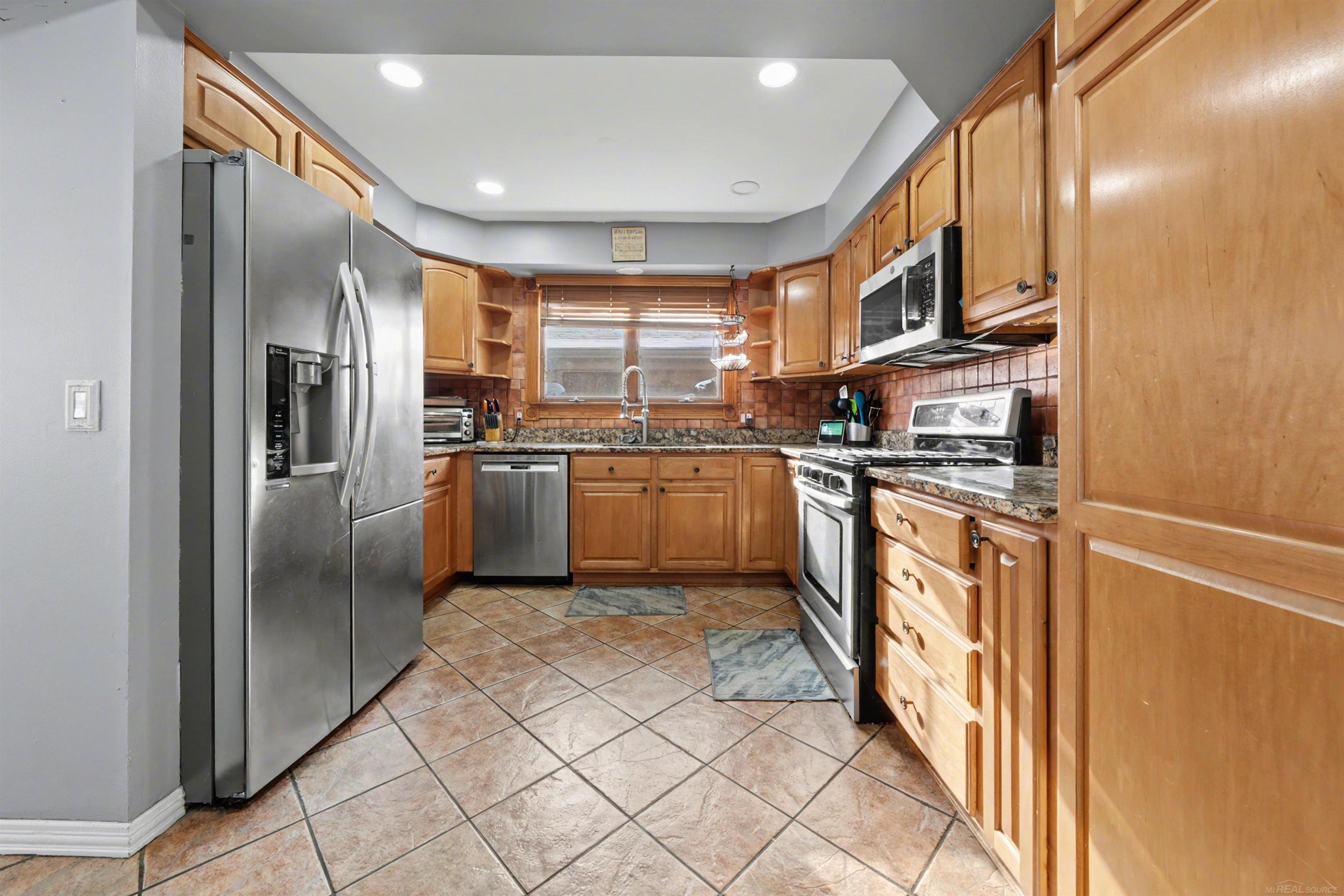 38076 Fringe Drive, Sterling Heights, MI, 48310