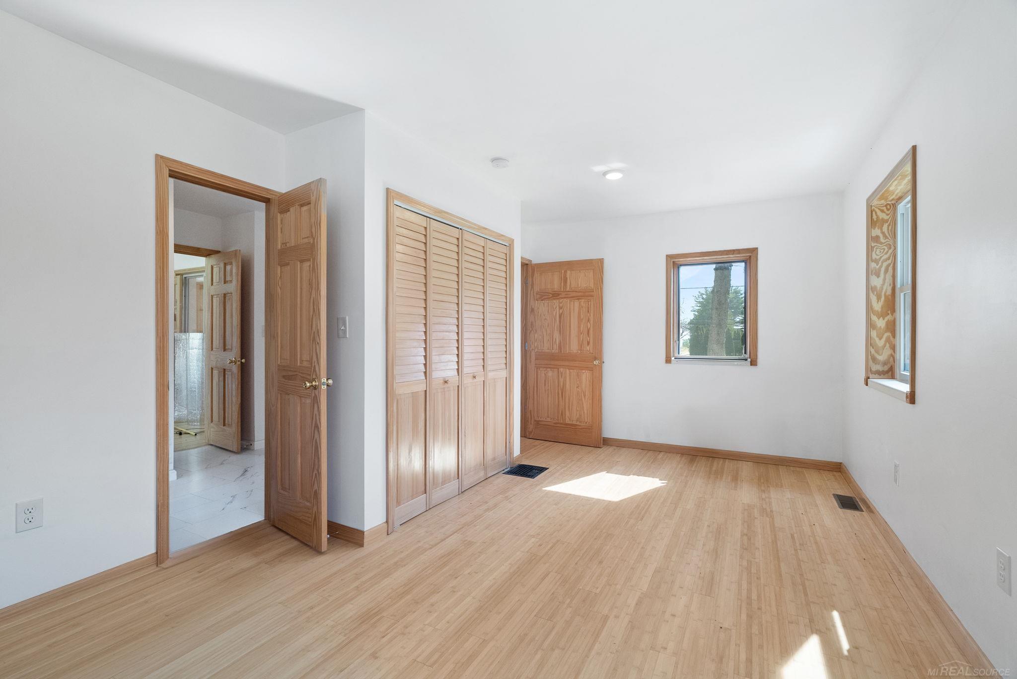 4358 Lakeshore Road photo 21