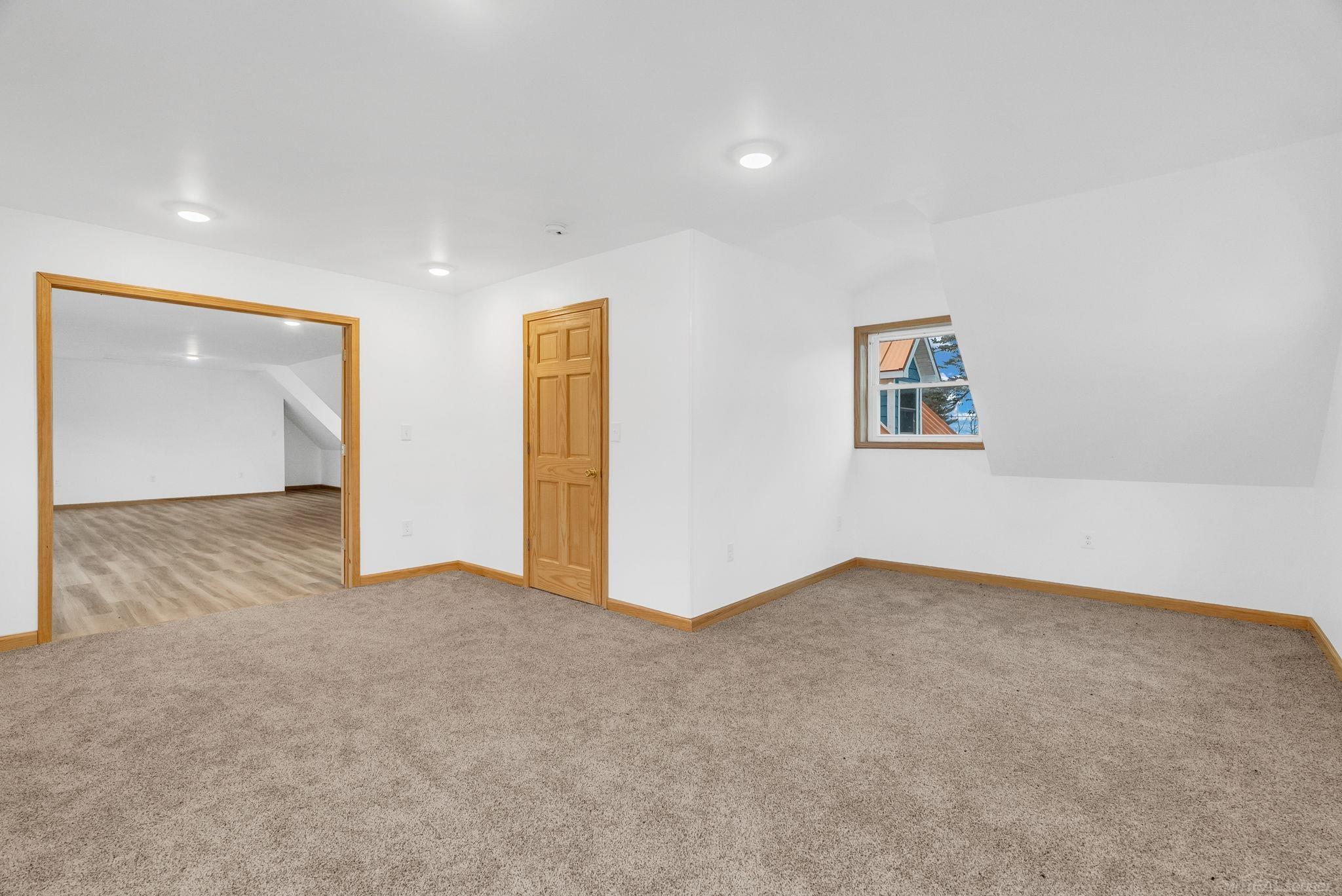 4358 Lakeshore Road photo 32