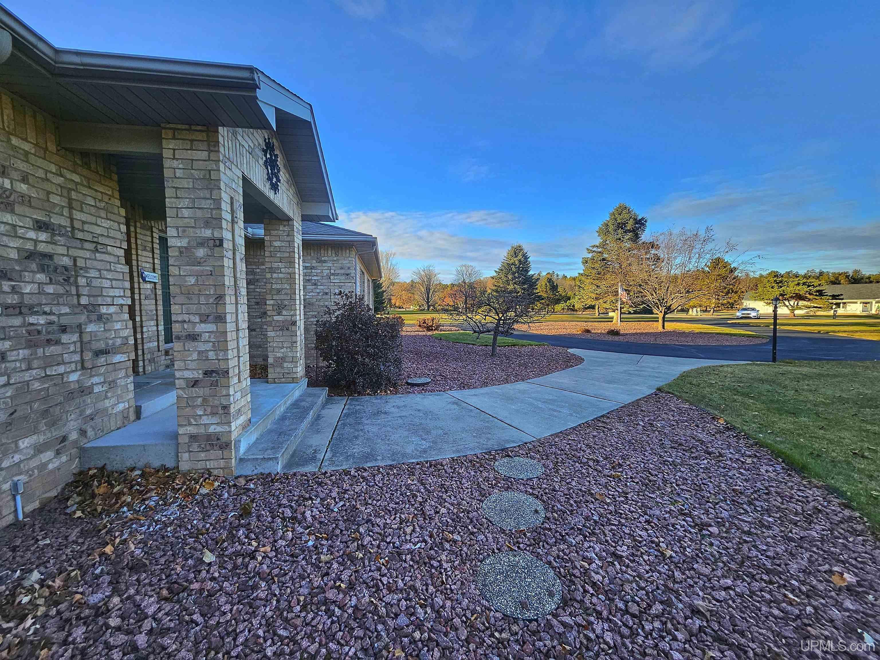 5723 W River Meadows Lane