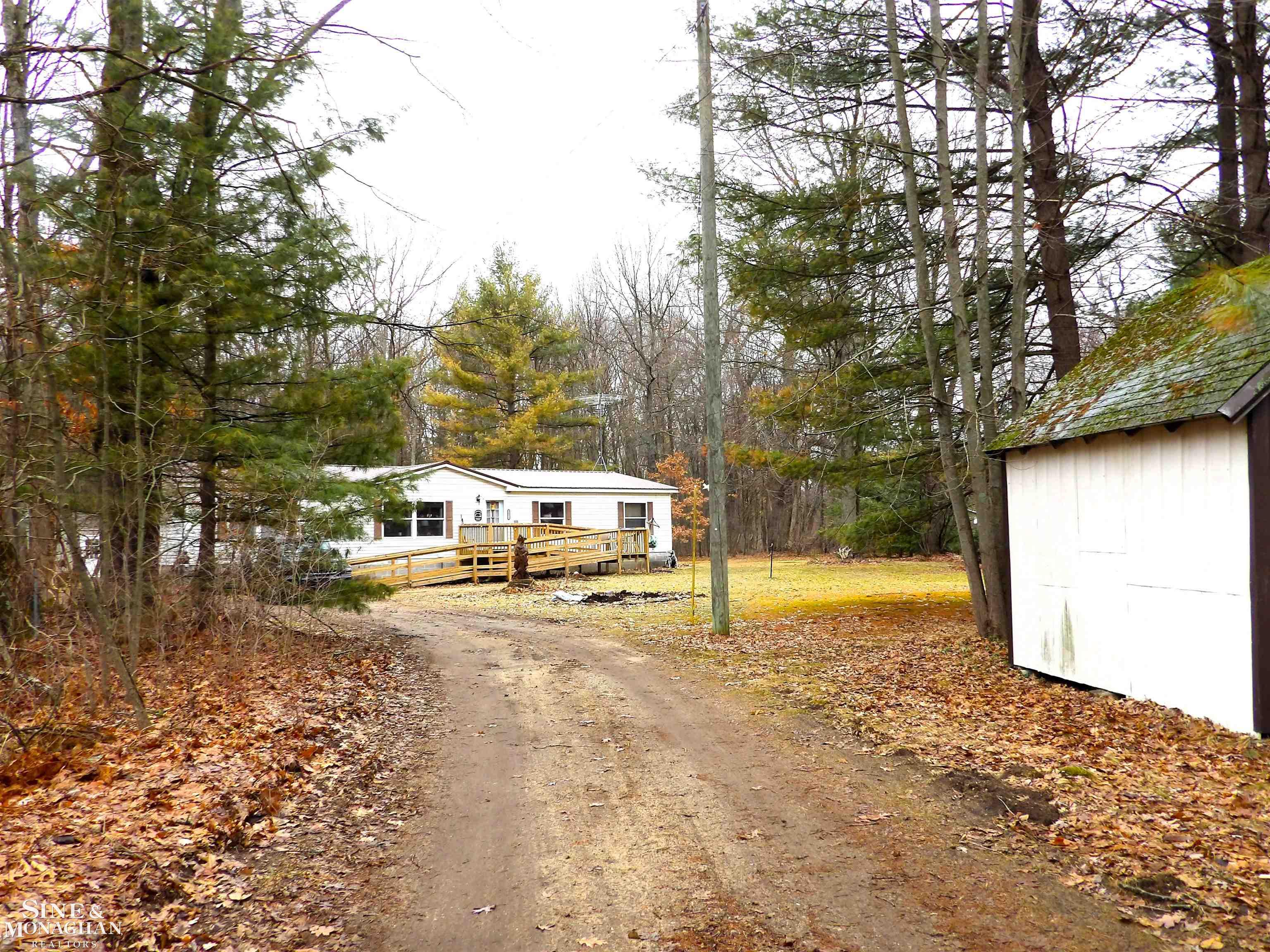 2051 W Parklane Road, White Cloud, MI, 49349