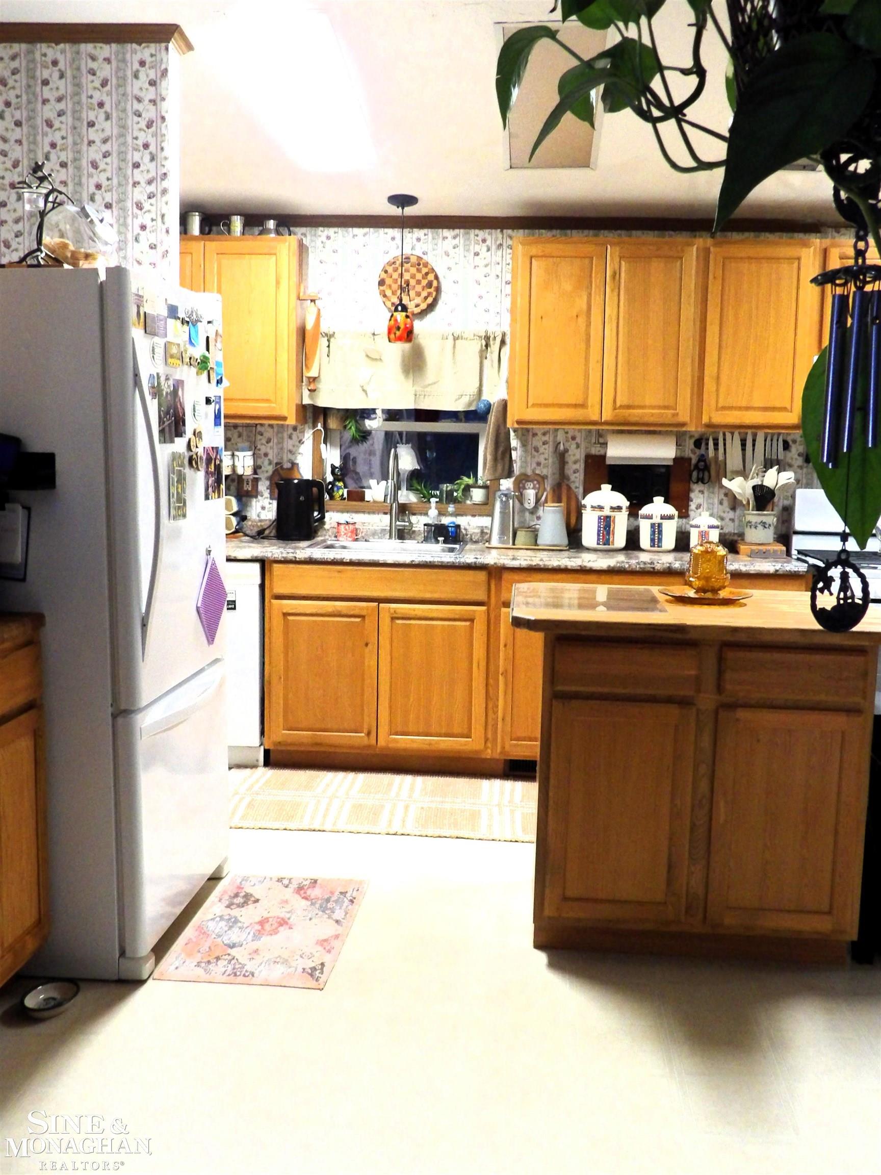 2051 W Parklane Road, White Cloud, MI, 49349