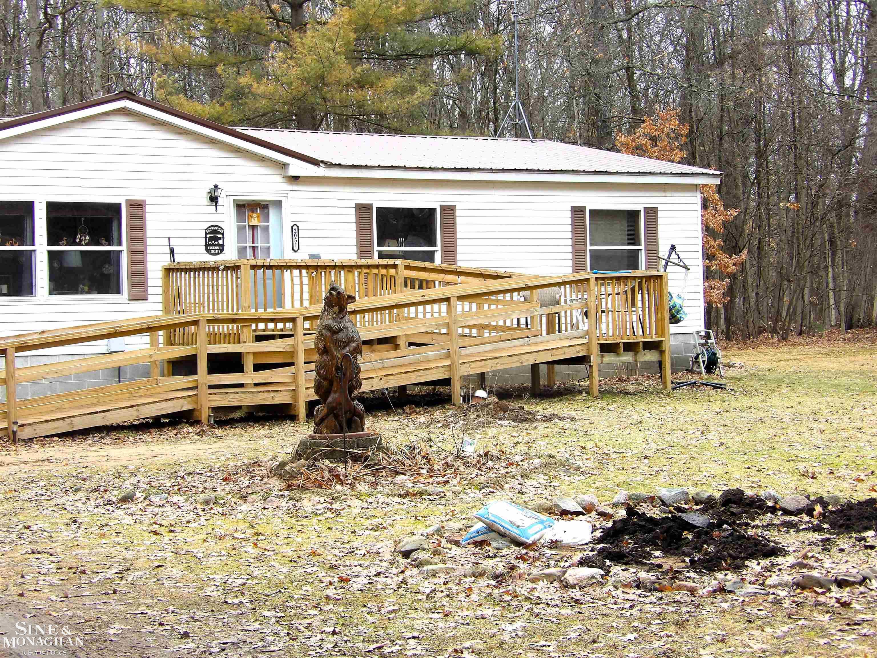 2051 W Parklane Road, White Cloud, MI, 49349