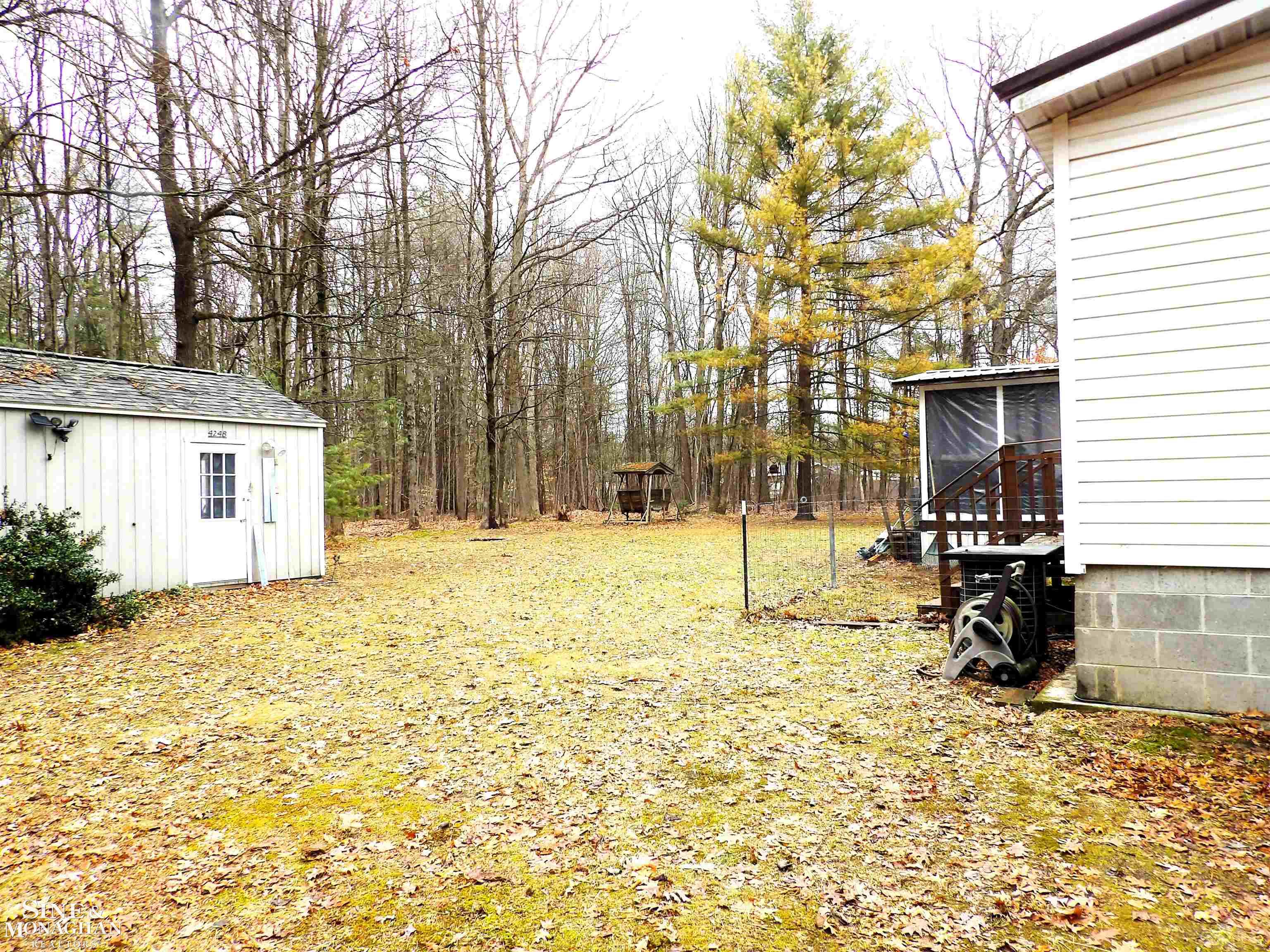 2051 W Parklane Road, White Cloud, MI, 49349