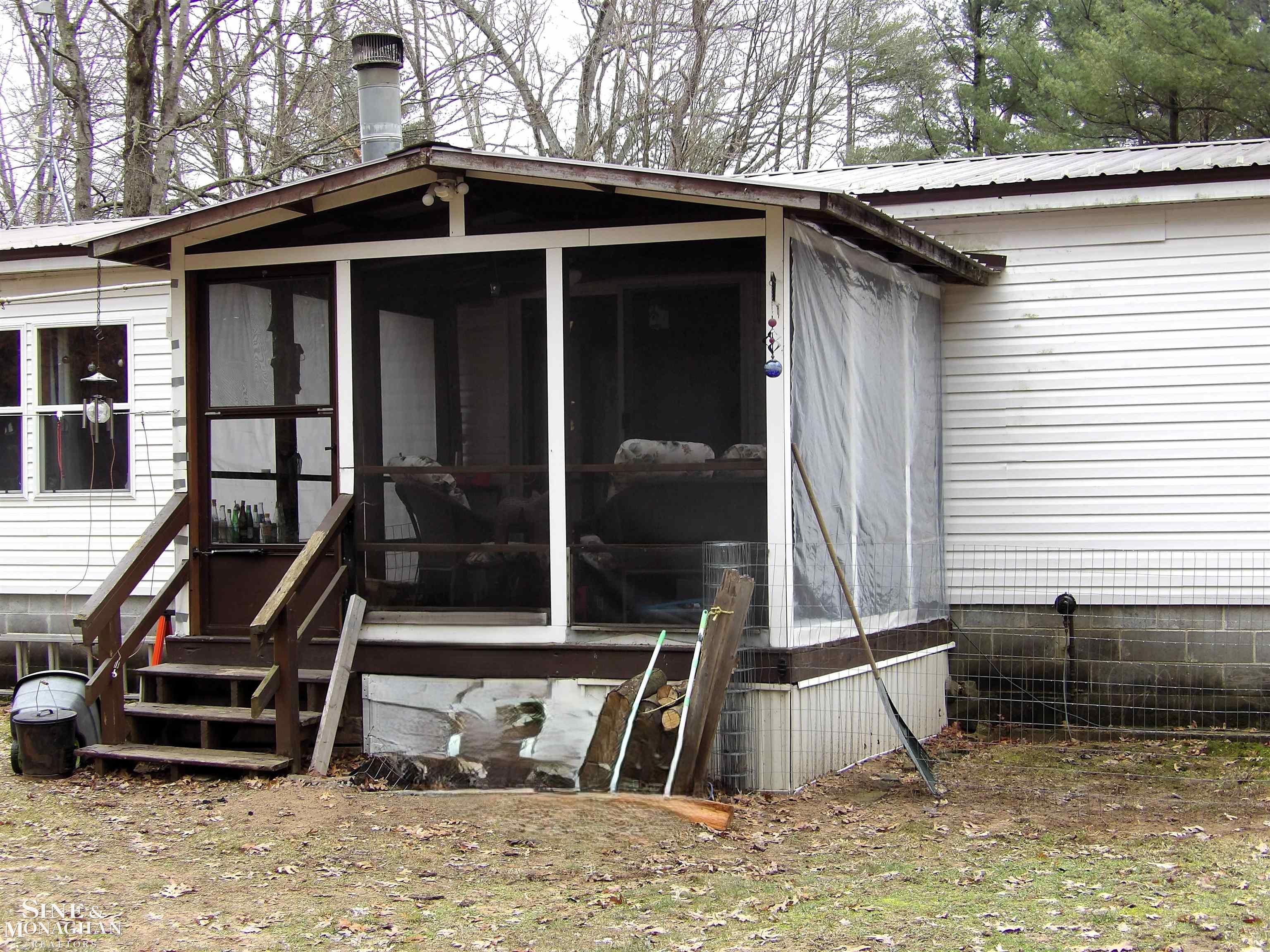 2051 W Parklane Road, White Cloud, MI, 49349