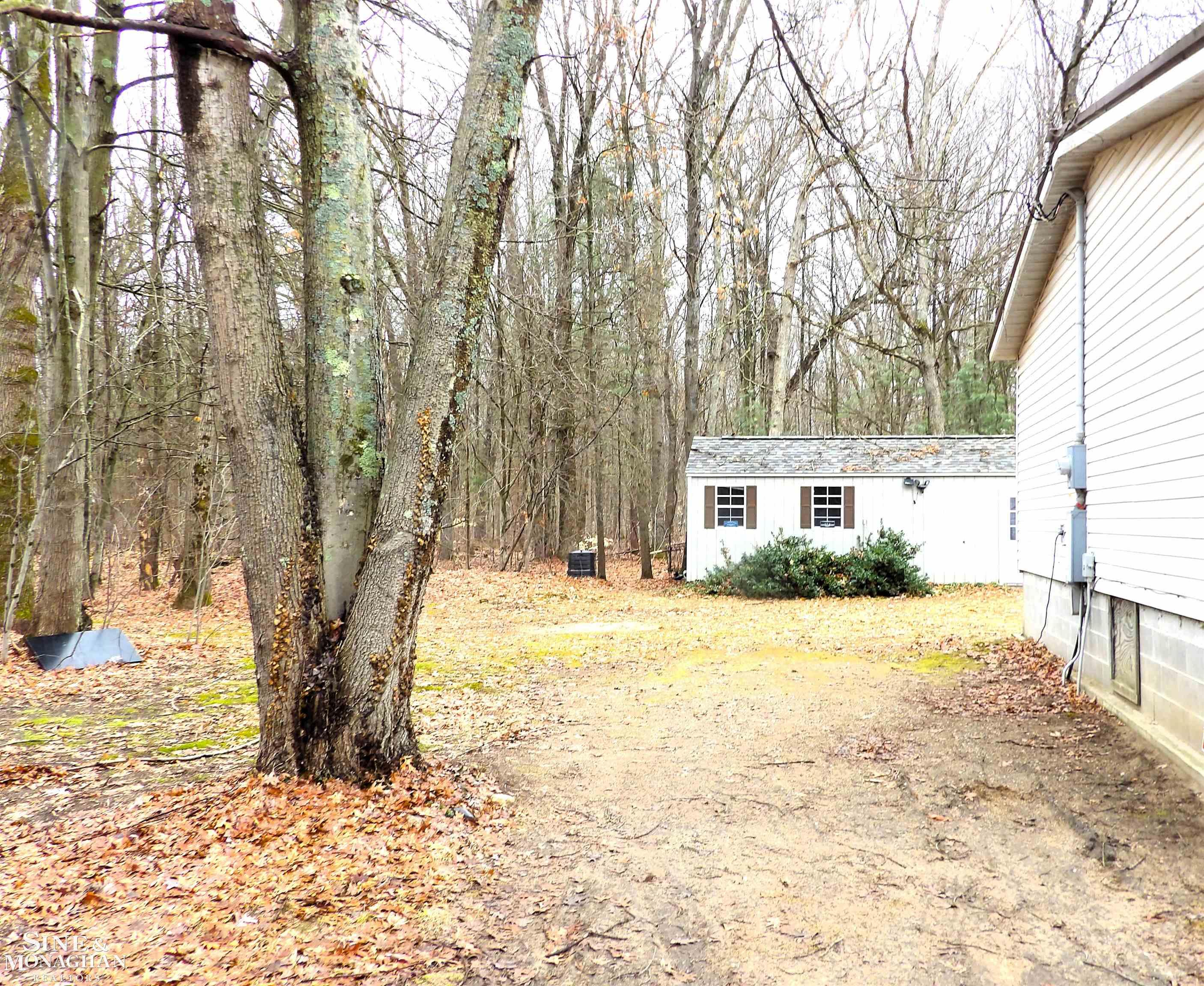 2051 W Parklane Road, White Cloud, MI, 49349