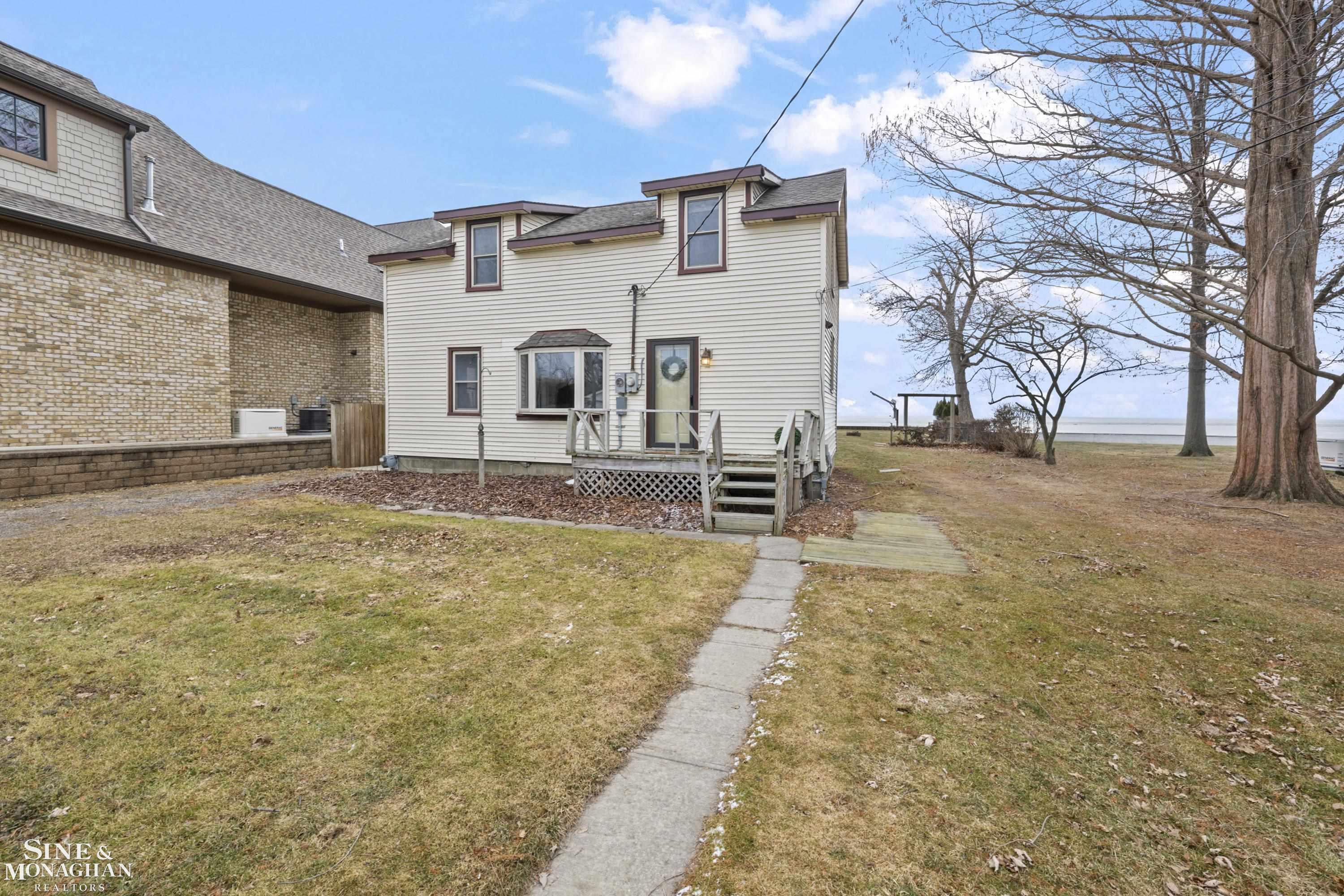 34590 Jefferson Avenue photo 2