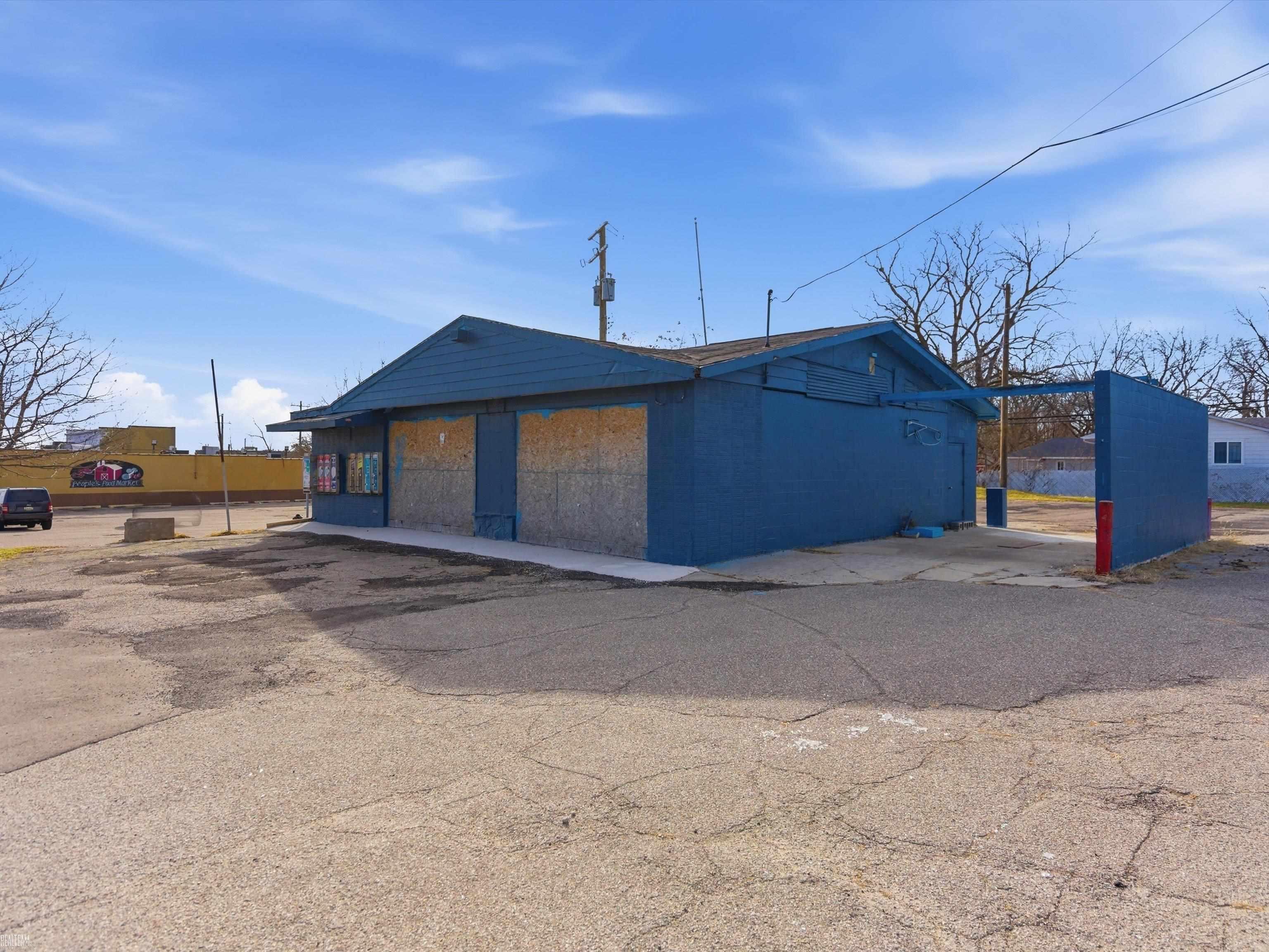 684 Auburn Avenue, Pontiac, MI, 48342