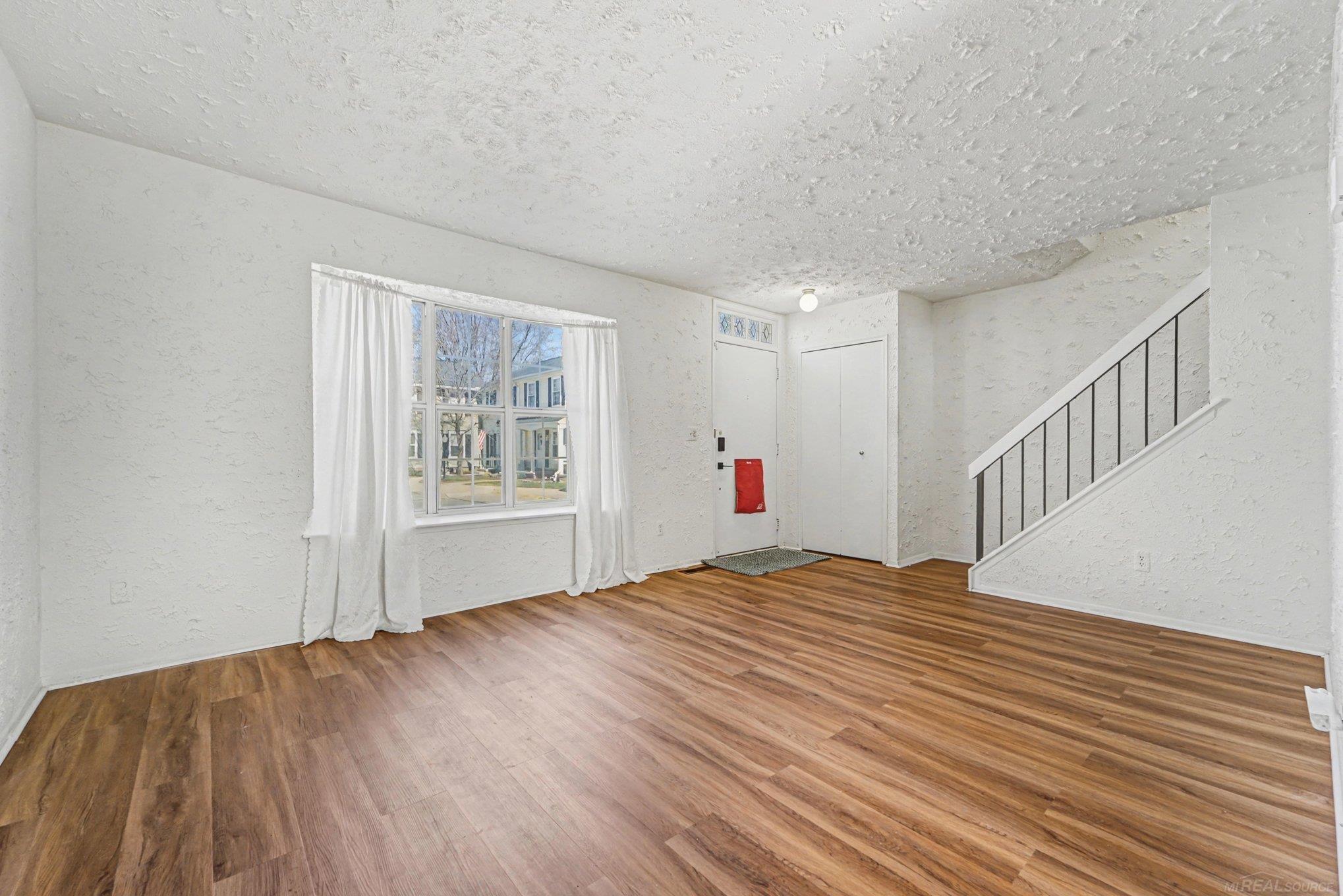 37545 Charter Oaks Boulevard, Clinton Township, MI, 48036