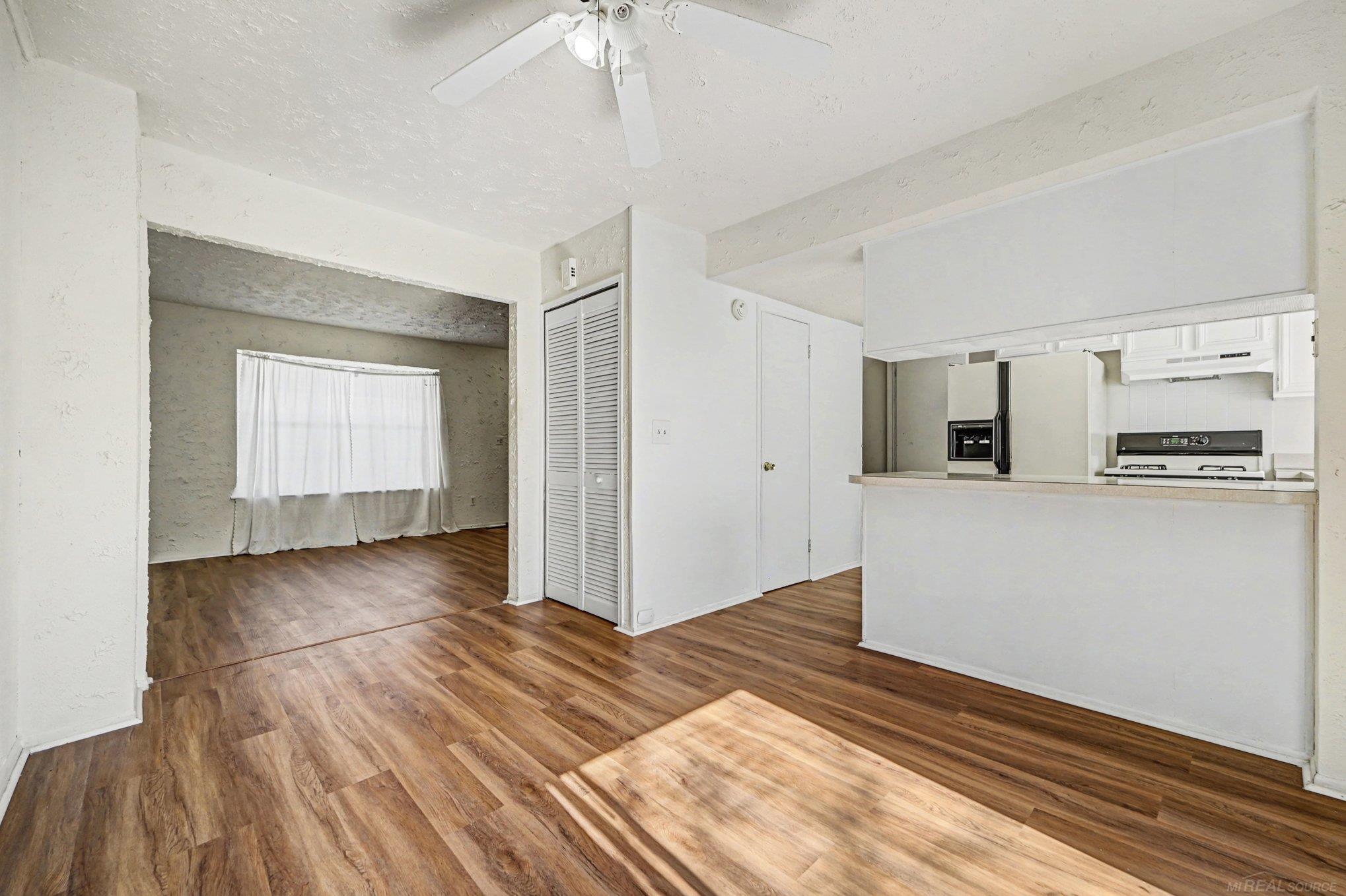 37545 Charter Oaks Boulevard, Clinton Township, MI, 48036