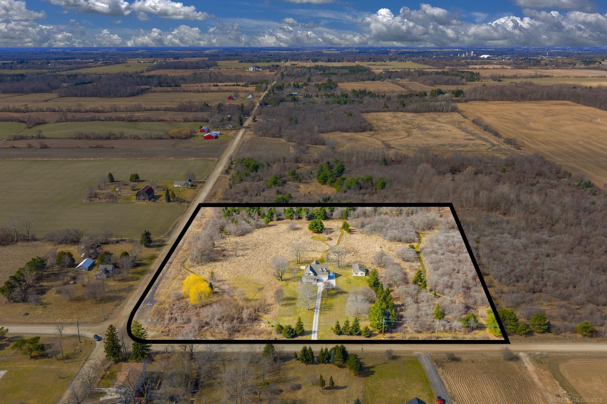 Homes for sale in Lexington, MI | 5948 Babcock Rd, Lexington, MI 48450 | MLS# 50201463