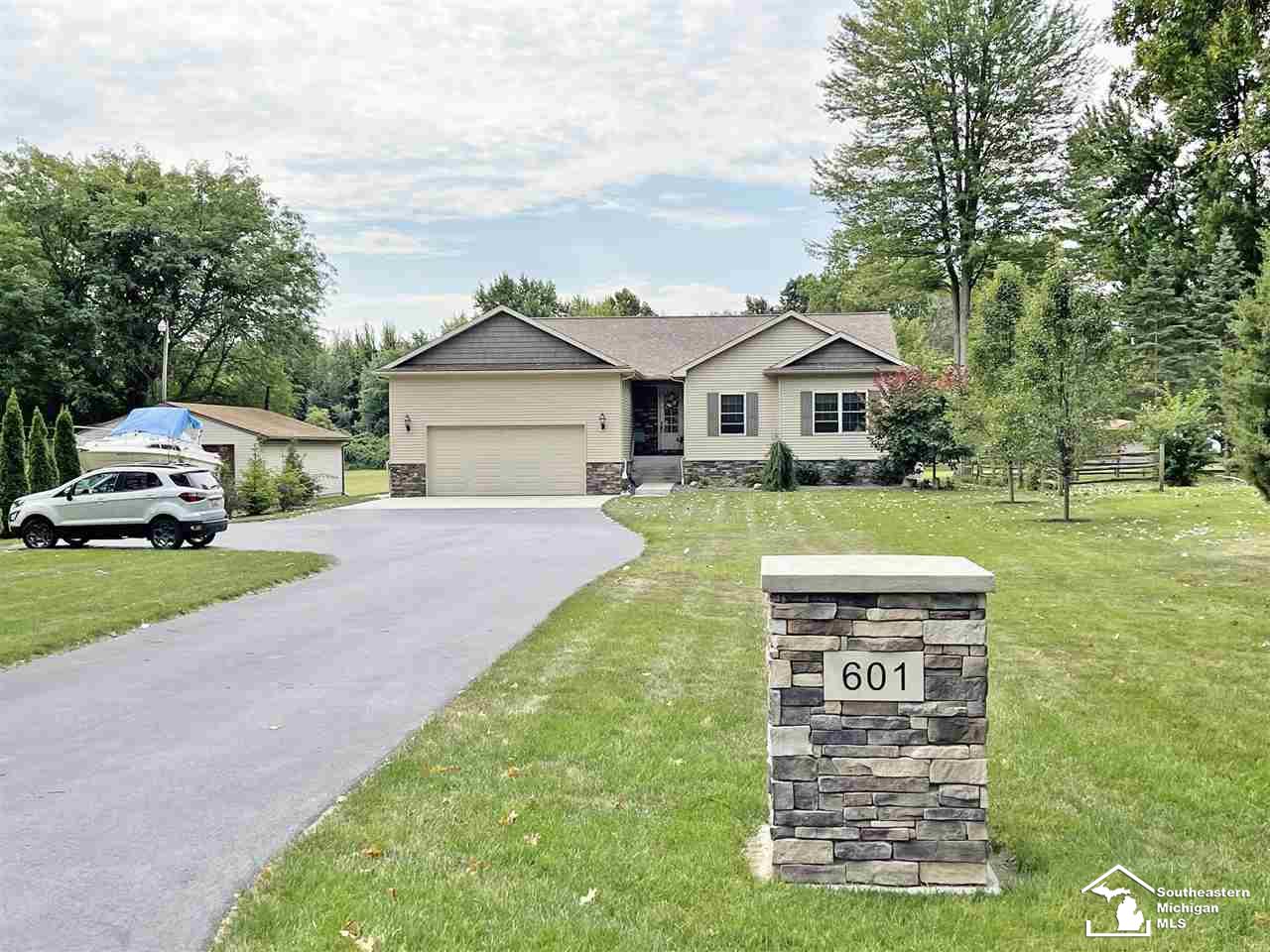 Homes for sale in Temperance, MI | 601 W Dean Rd, Temperance, MI 48182 | MLS# 50201477