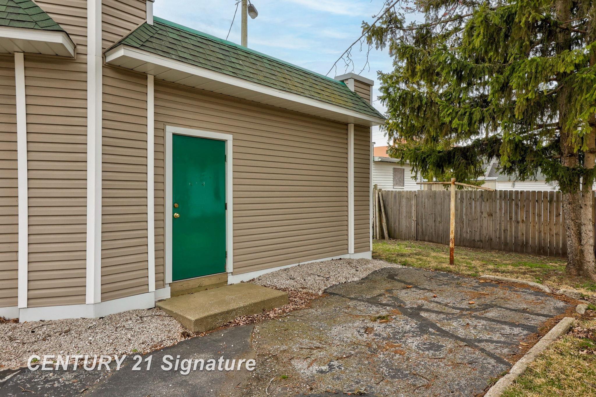 2019 Columbus Avenue, Bay City, MI, 48708