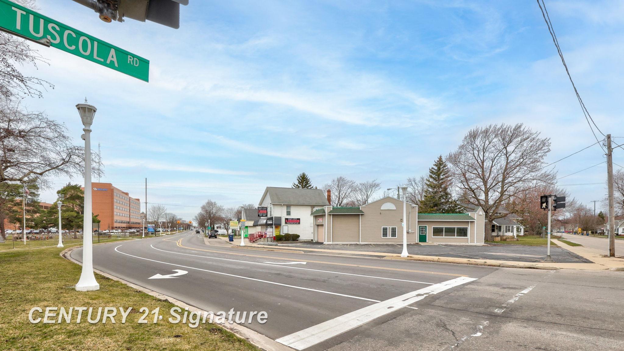 2019 Columbus Avenue, Bay City, MI, 48708