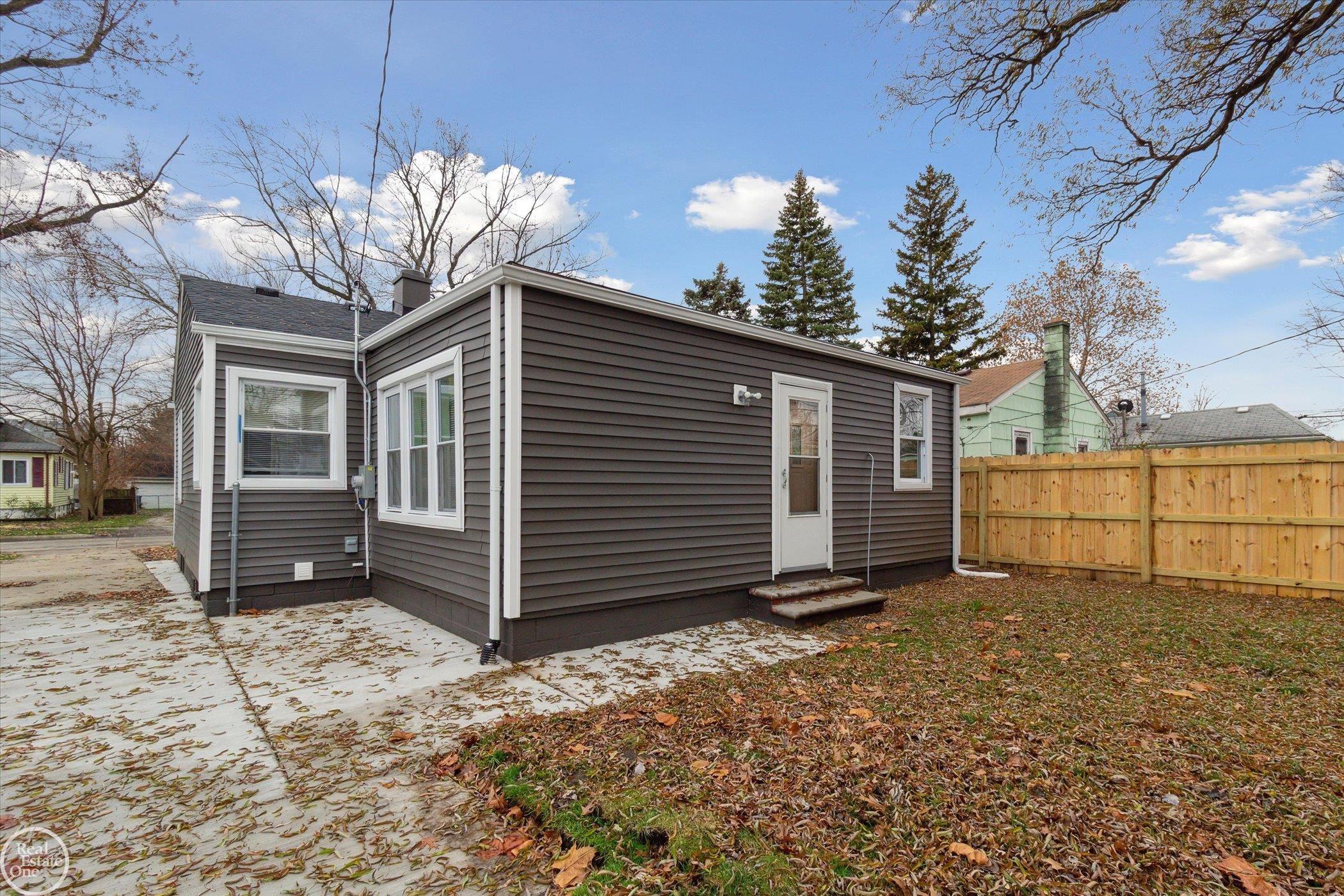 14221 Marshall Avenue, Warren, MI, 48089-5024