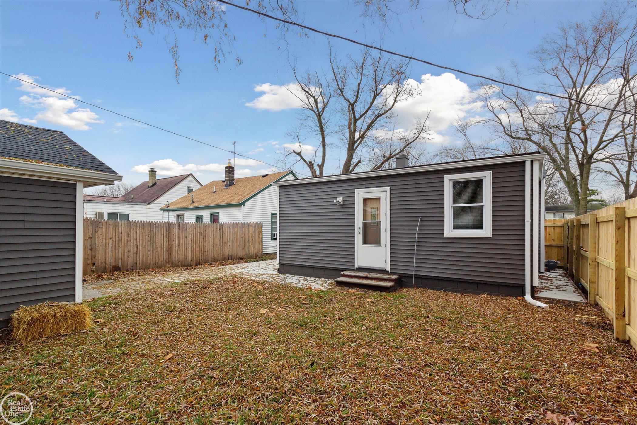 14221 Marshall Avenue, Warren, MI, 48089-5024