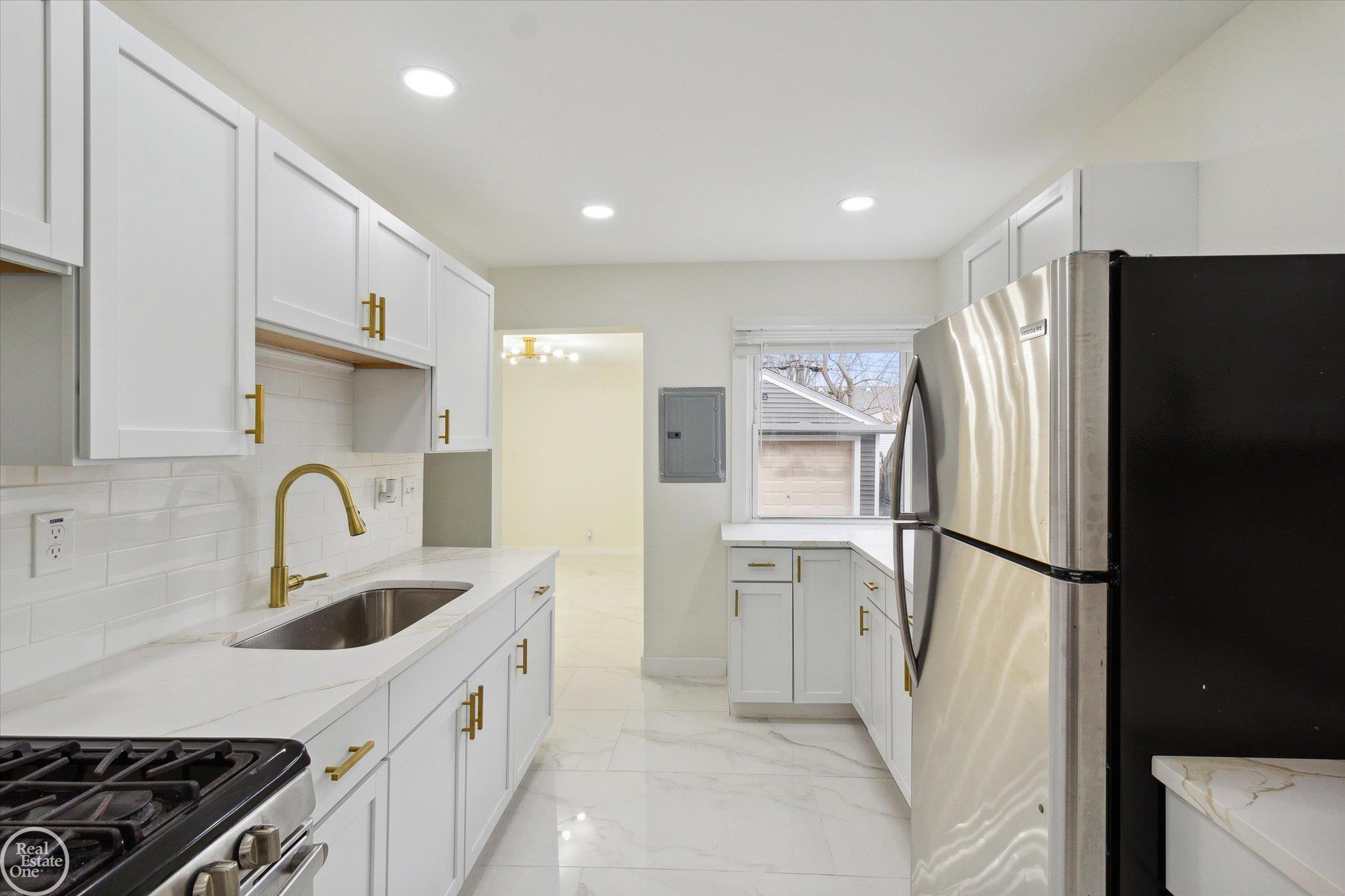 14221 Marshall Avenue, Warren, MI, 48089-5024