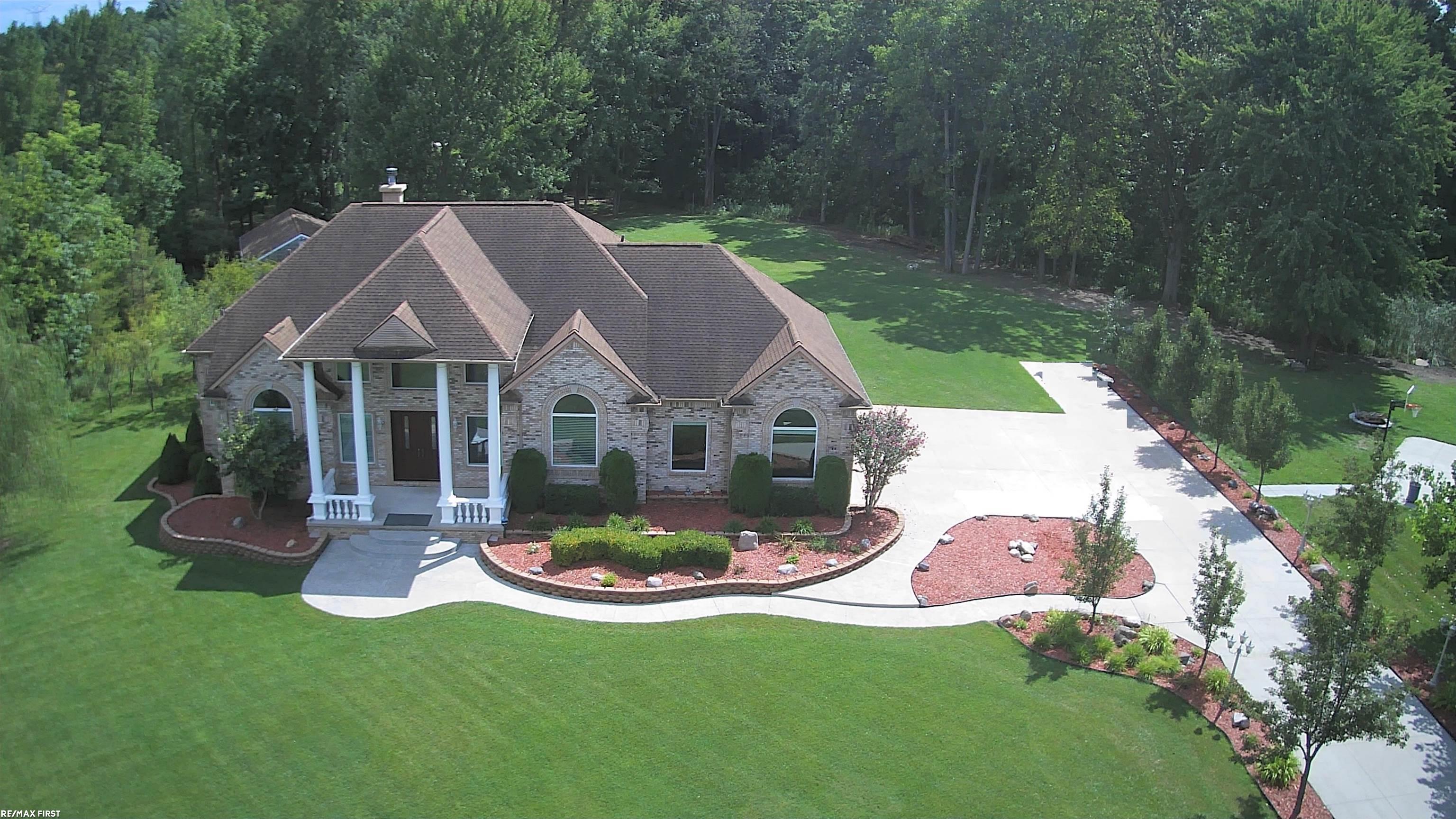 400 E Romeo Road, Oakland, MI, 48363