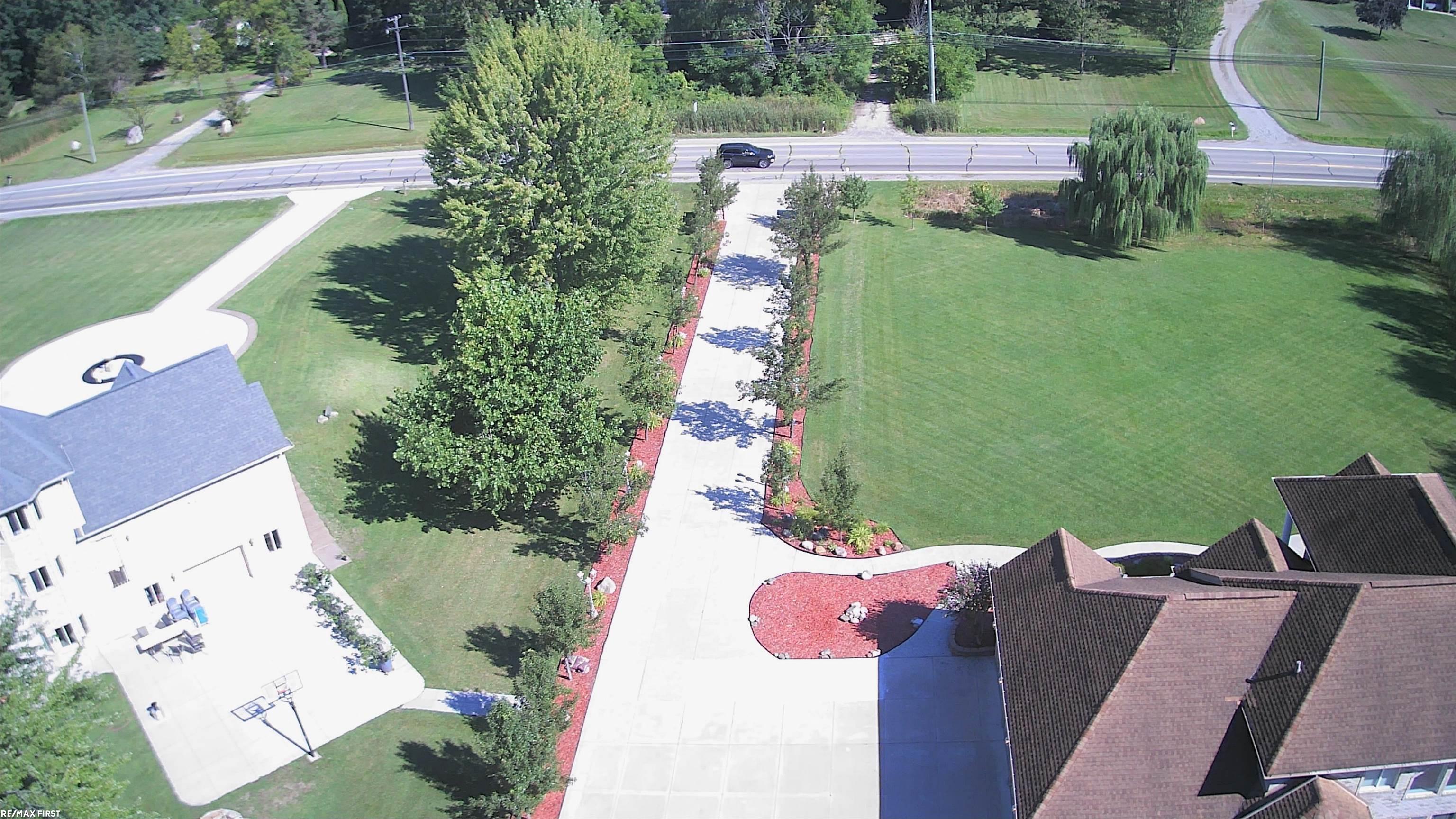 400 E Romeo Road, Oakland, MI, 48363