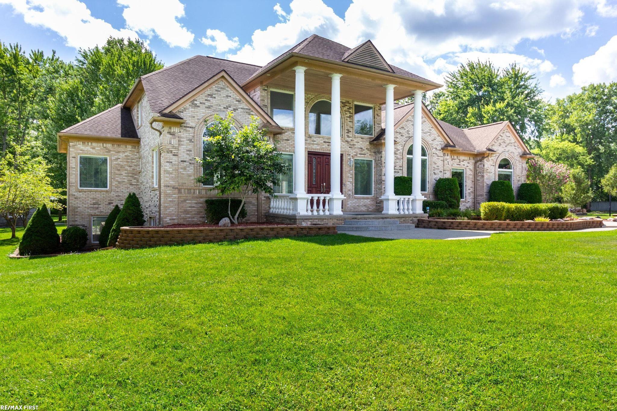 400 E Romeo Road, Oakland, MI, 48363