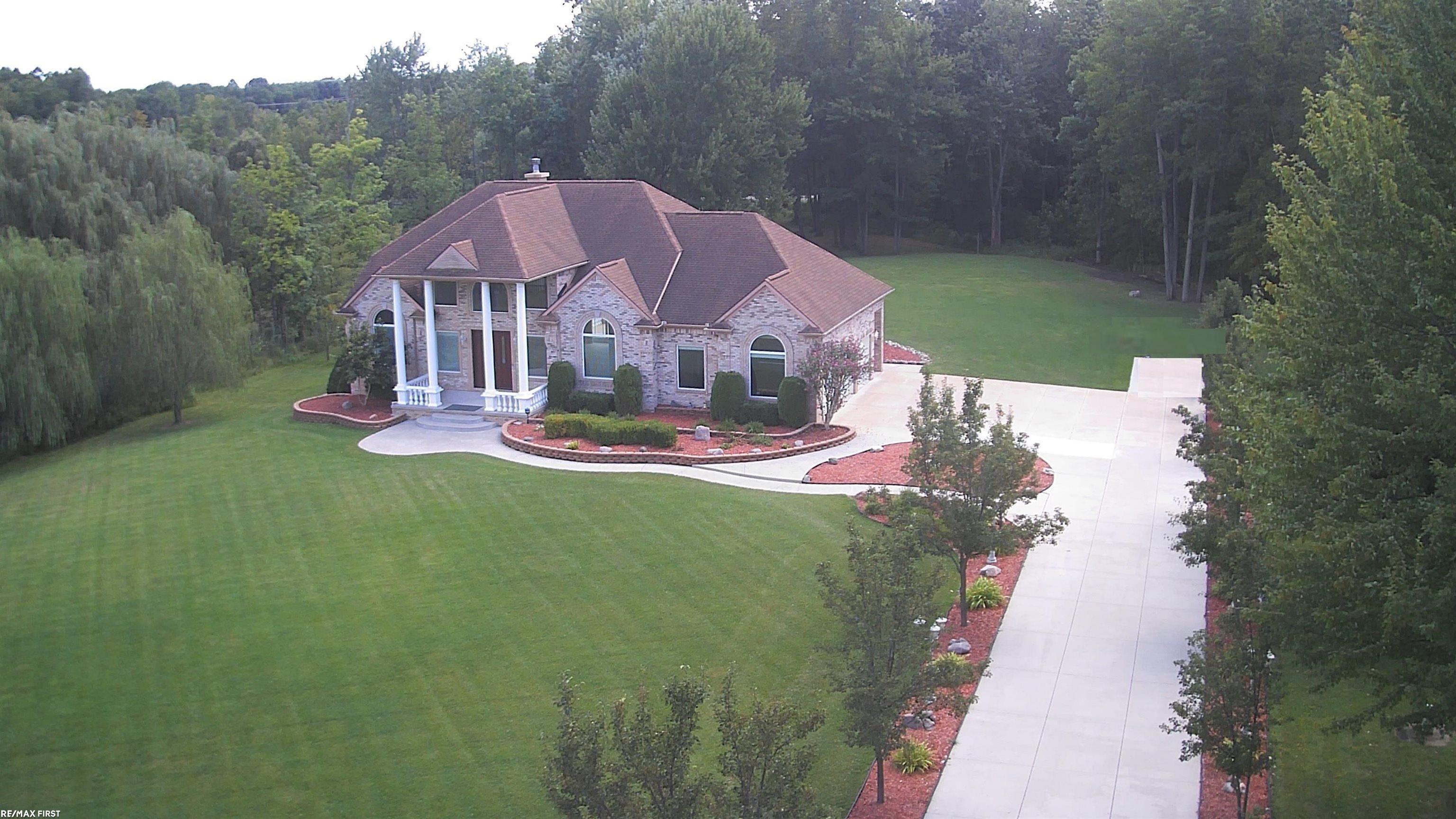 400 E Romeo Road, Oakland, MI, 48363