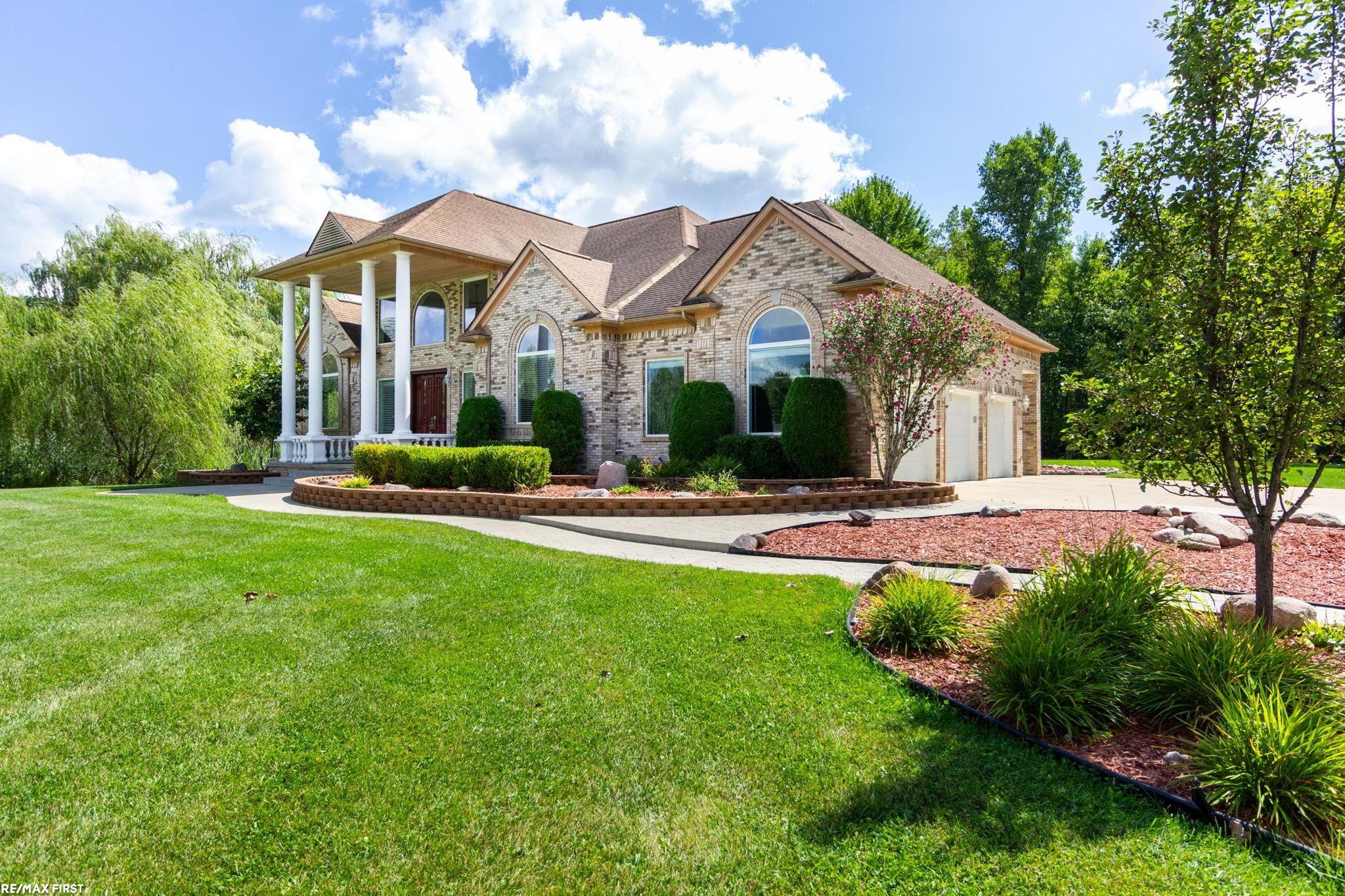 400 E Romeo Road, Oakland, MI, 48363