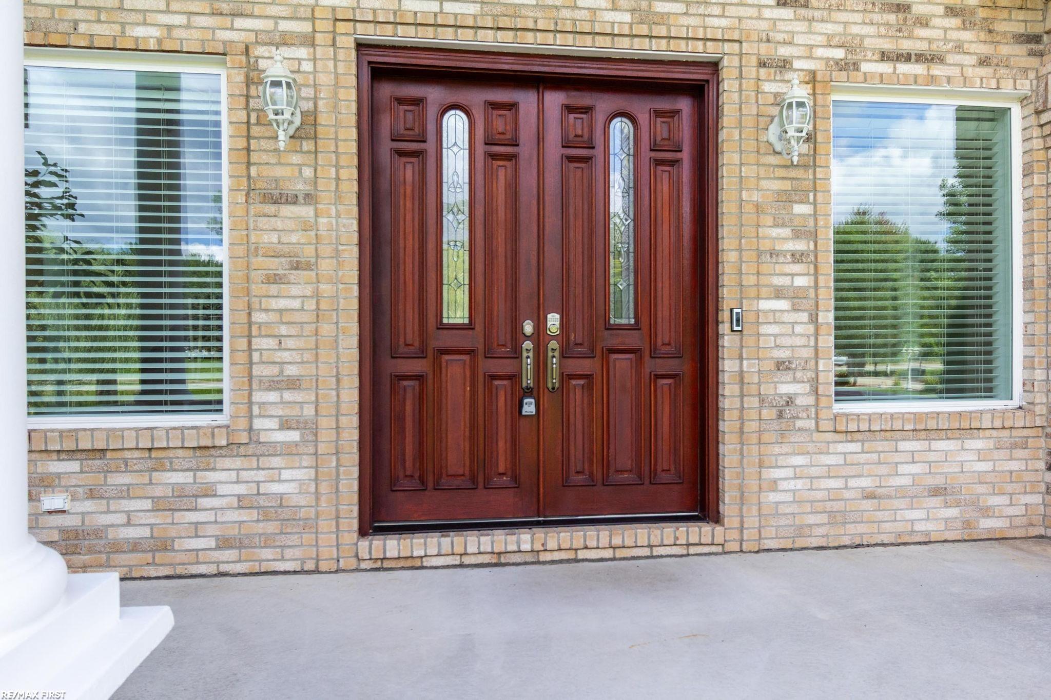 400 E Romeo Road, Oakland, MI, 48363