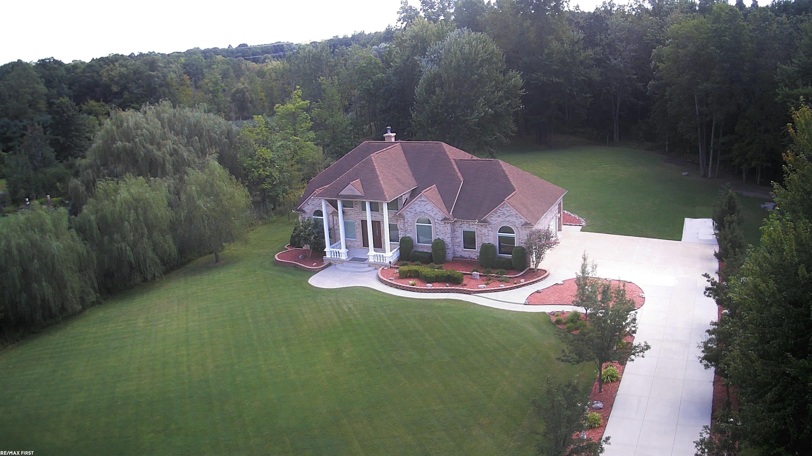 400 E Romeo Road, Oakland, MI, 48363