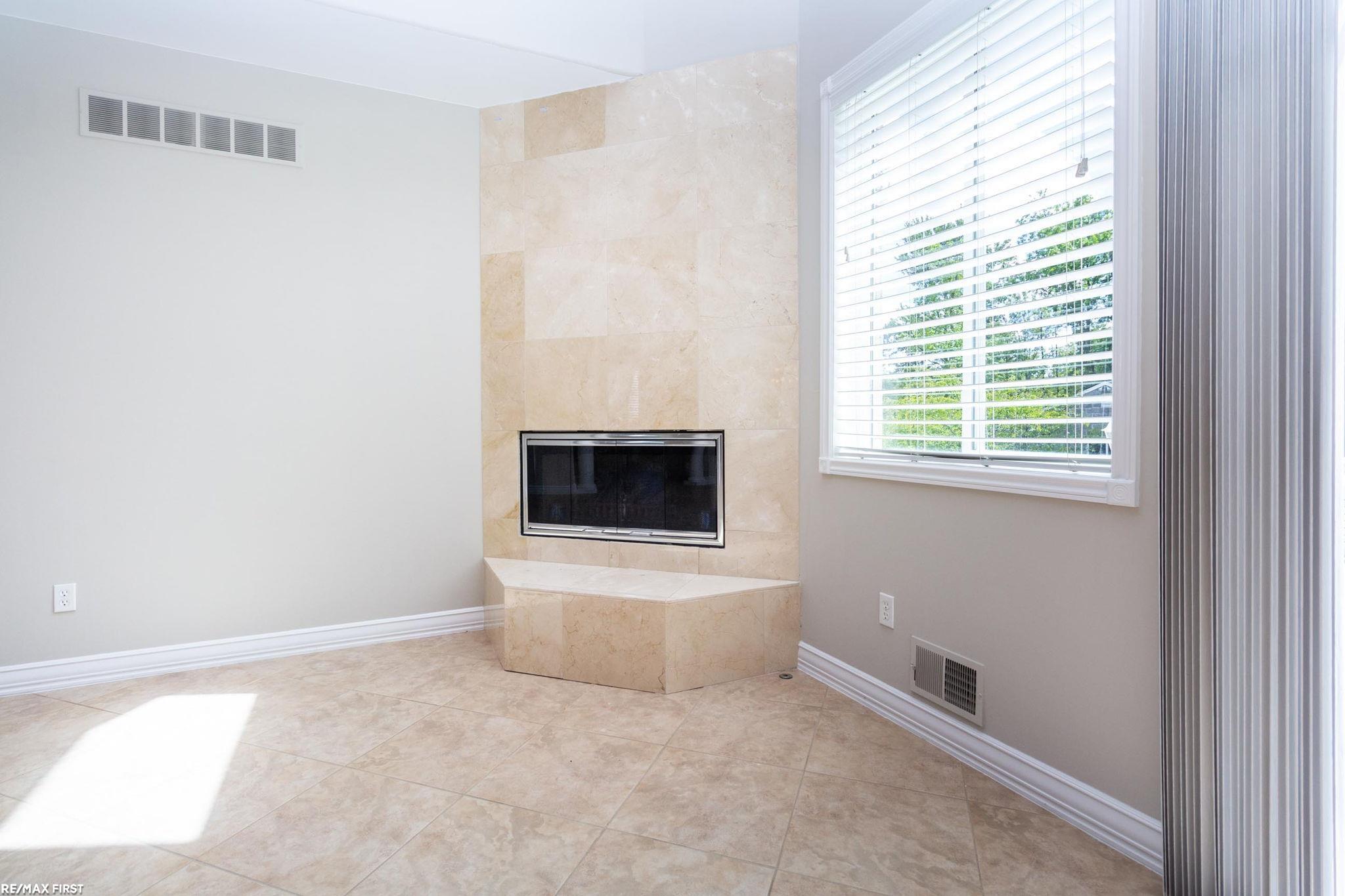 400 E Romeo Road, Oakland, MI, 48363