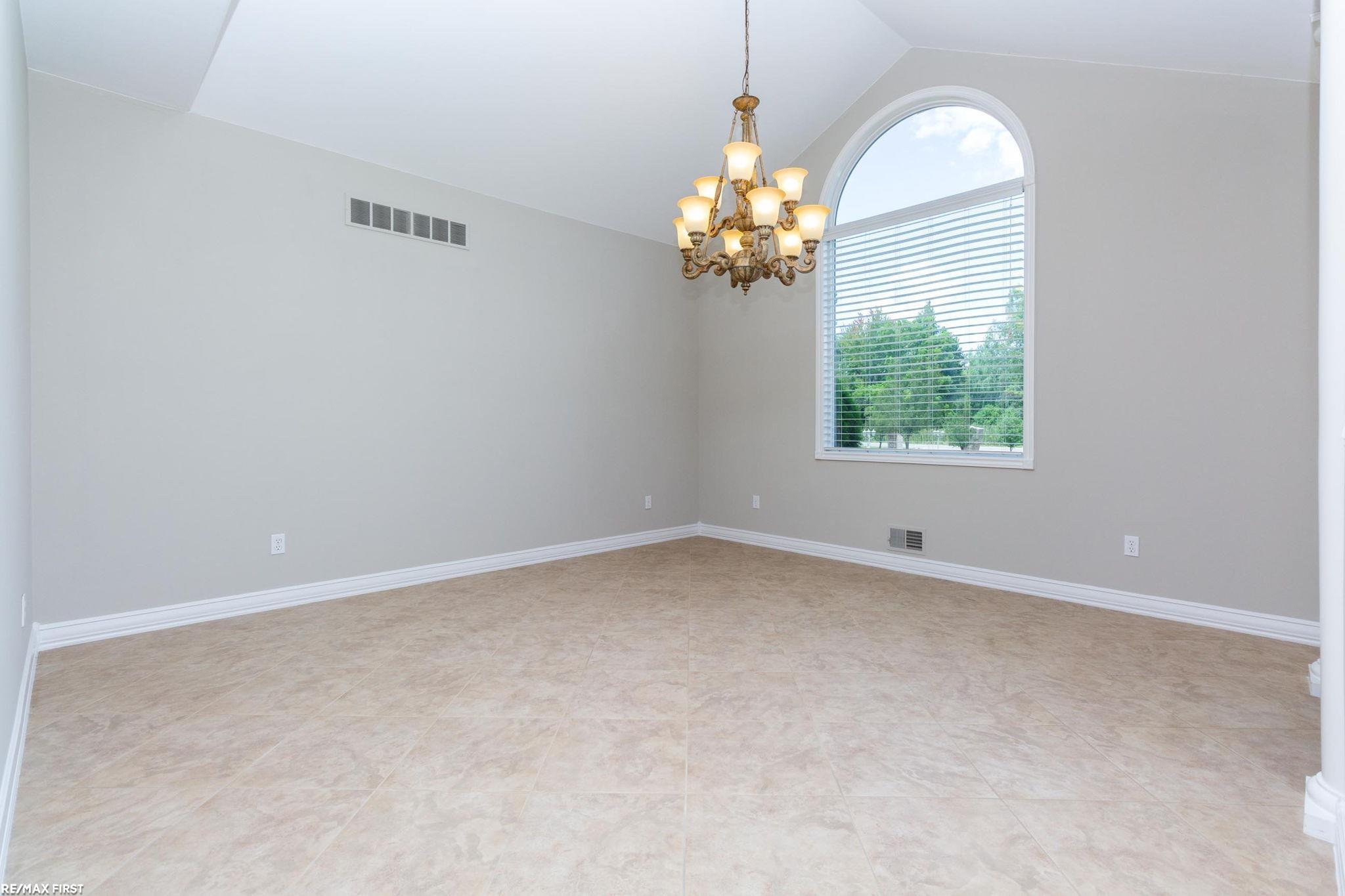 400 E Romeo Road, Oakland, MI, 48363