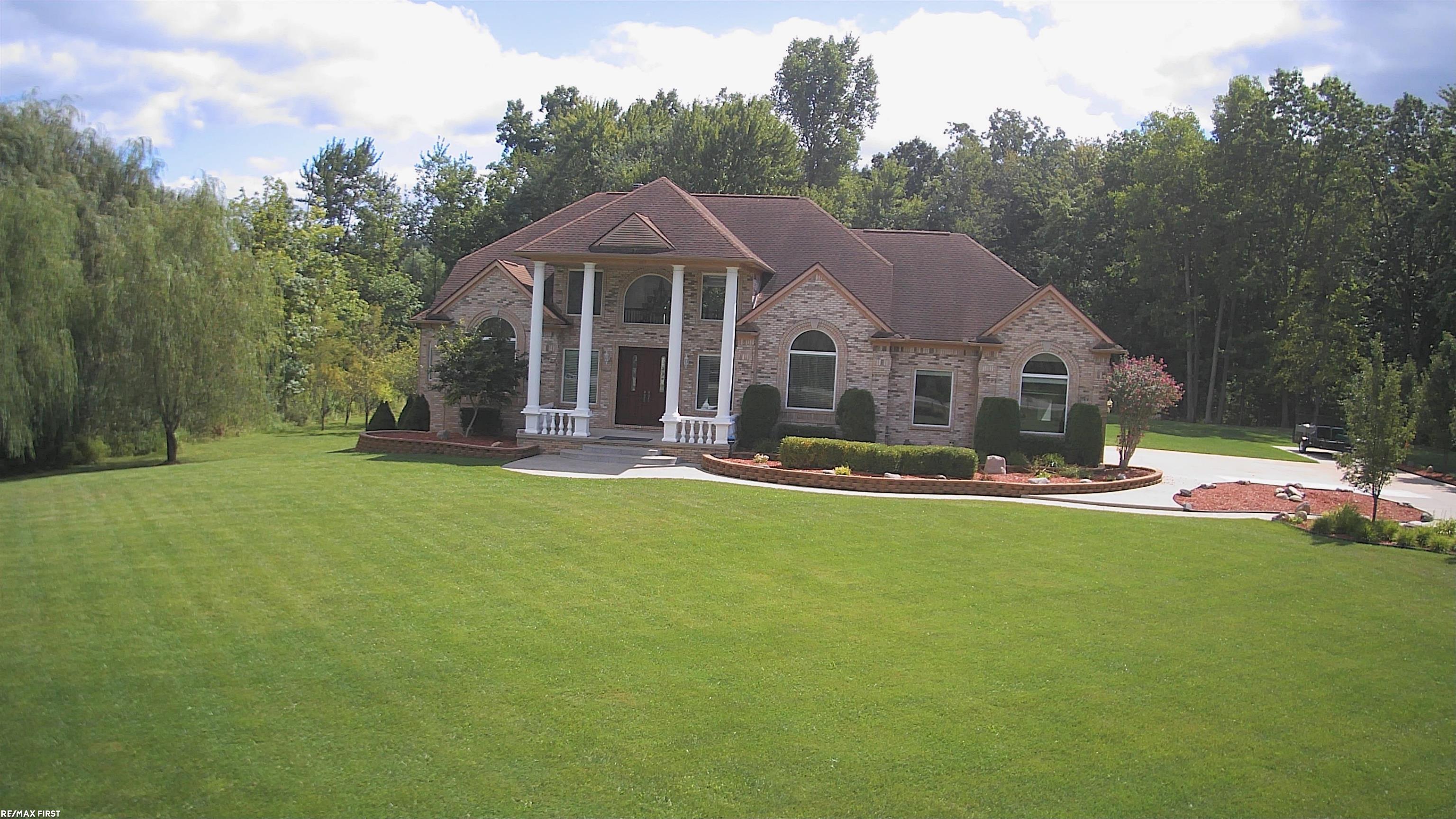 400 E Romeo Road, Oakland, MI, 48363