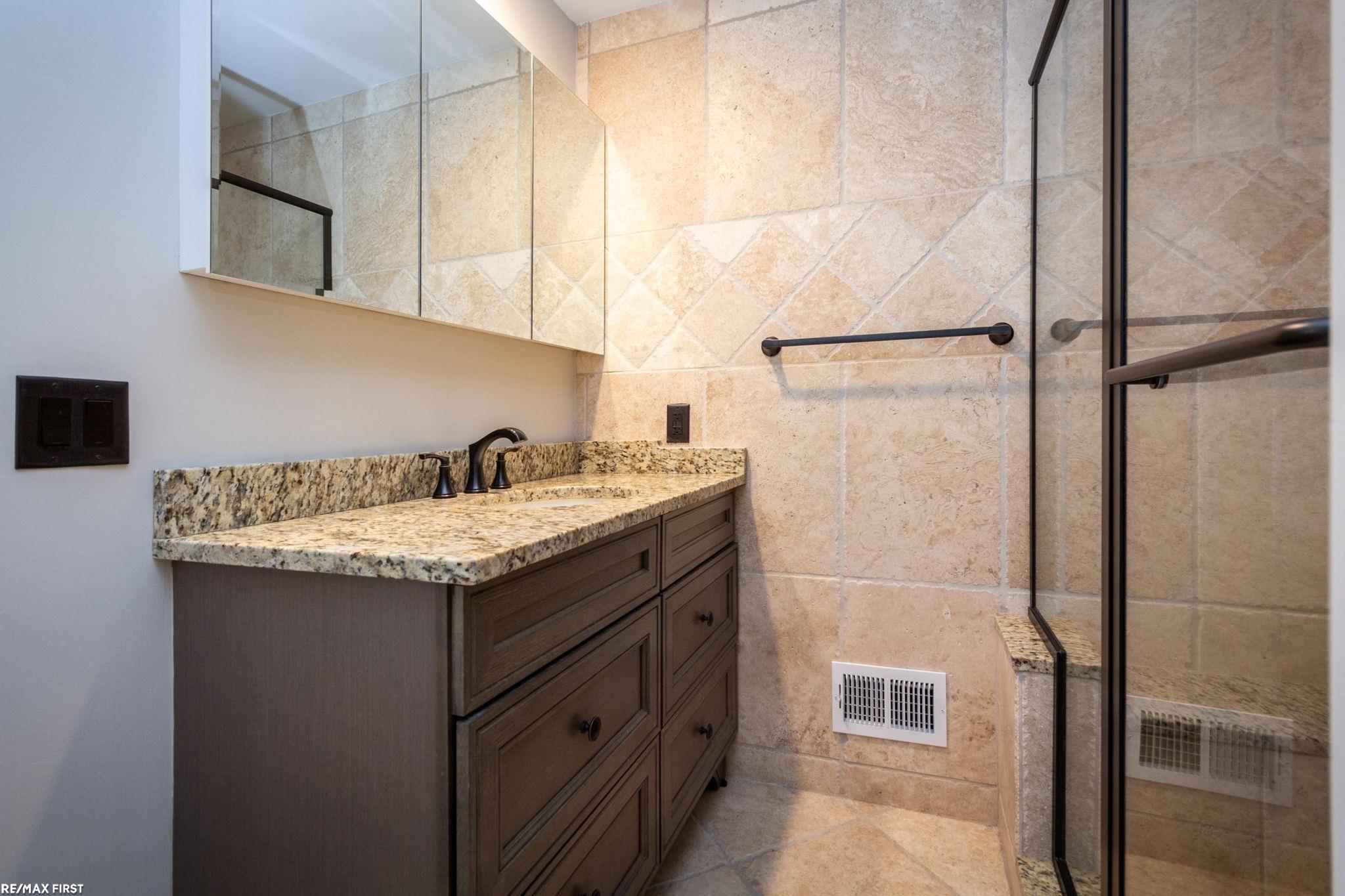 400 E Romeo Road, Oakland, MI, 48363