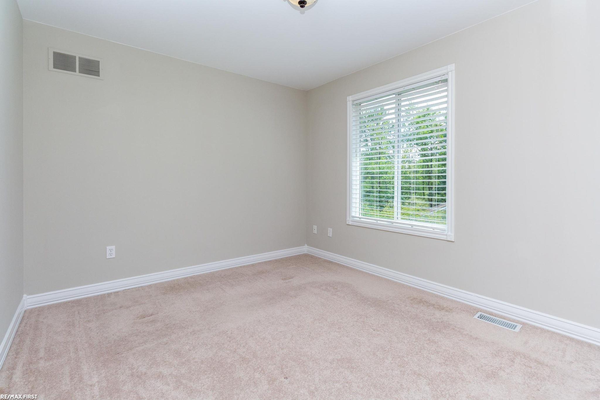 400 E Romeo Road, Oakland, MI, 48363