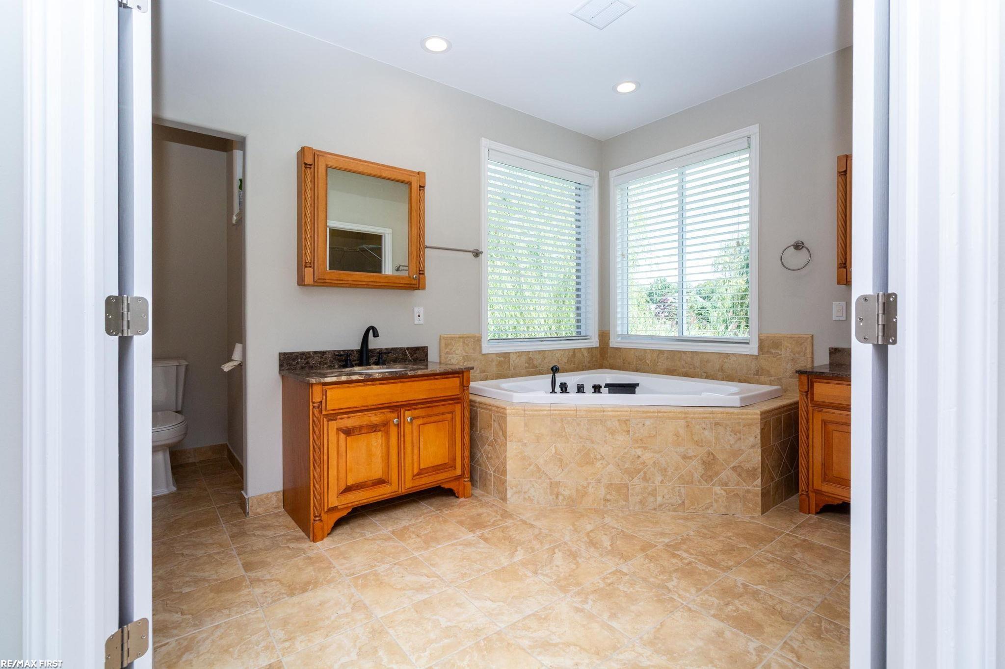 400 E Romeo Road, Oakland, MI, 48363