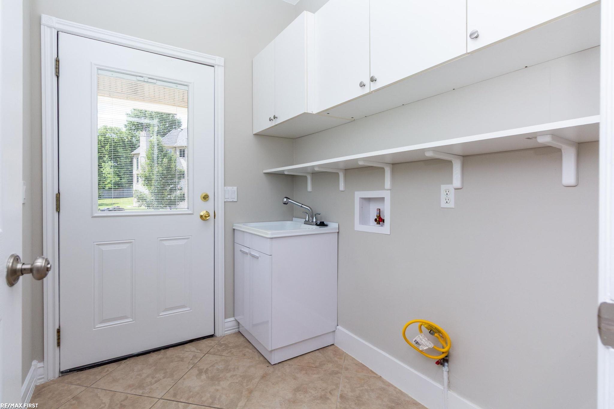 400 E Romeo Road, Oakland, MI, 48363