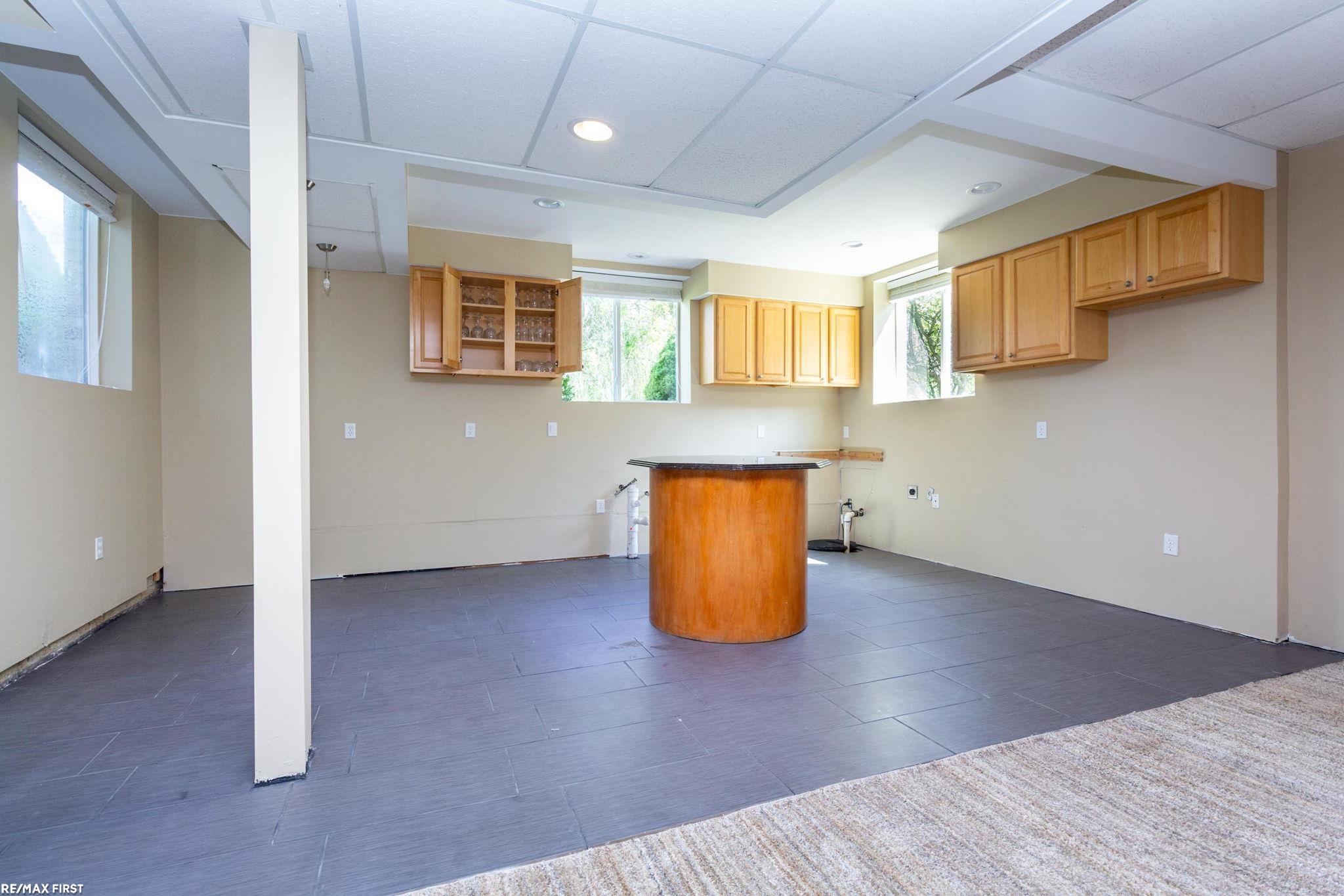 400 E Romeo Road, Oakland, MI, 48363