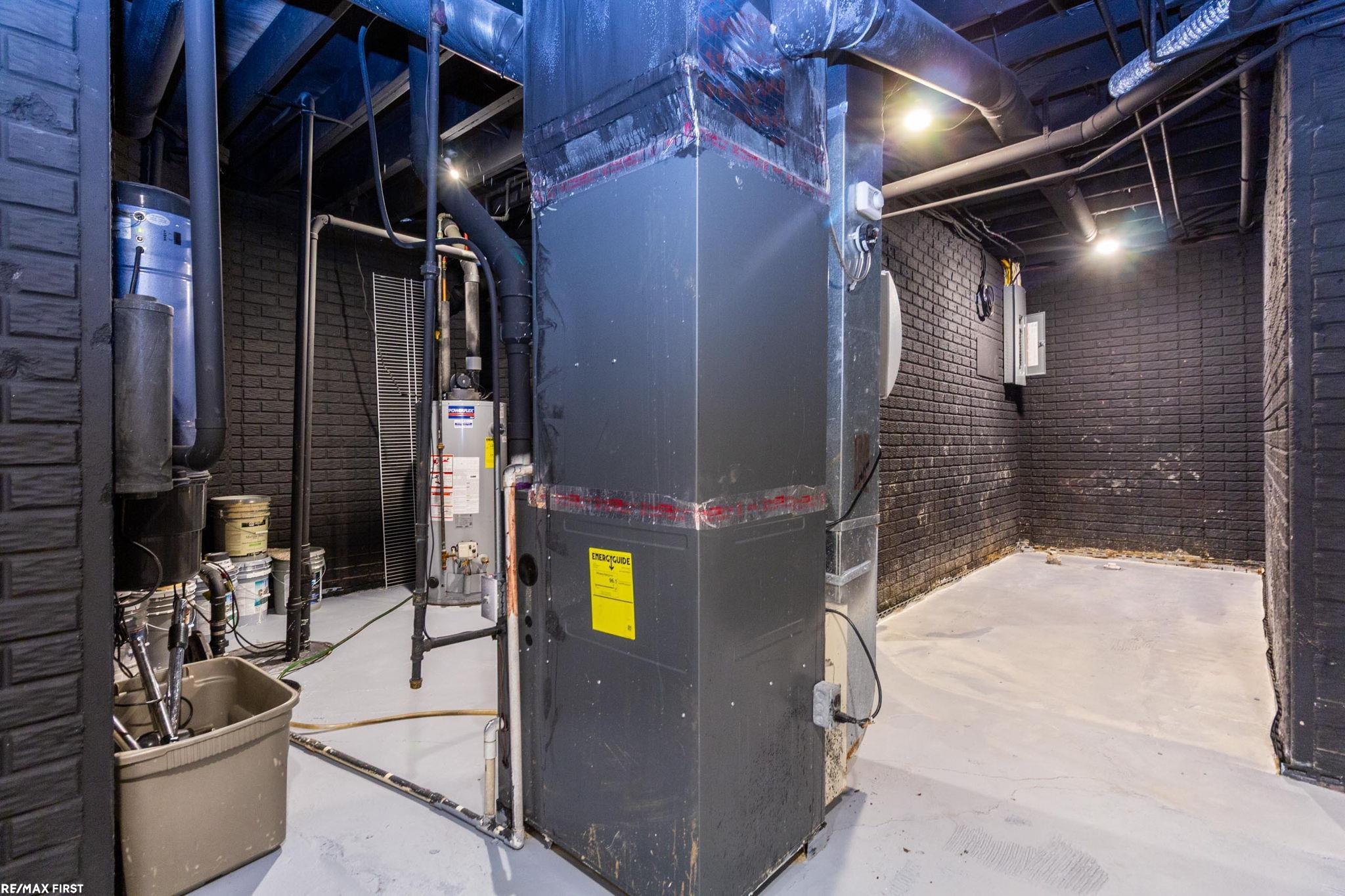 400 E Romeo Road, Oakland, MI, 48363