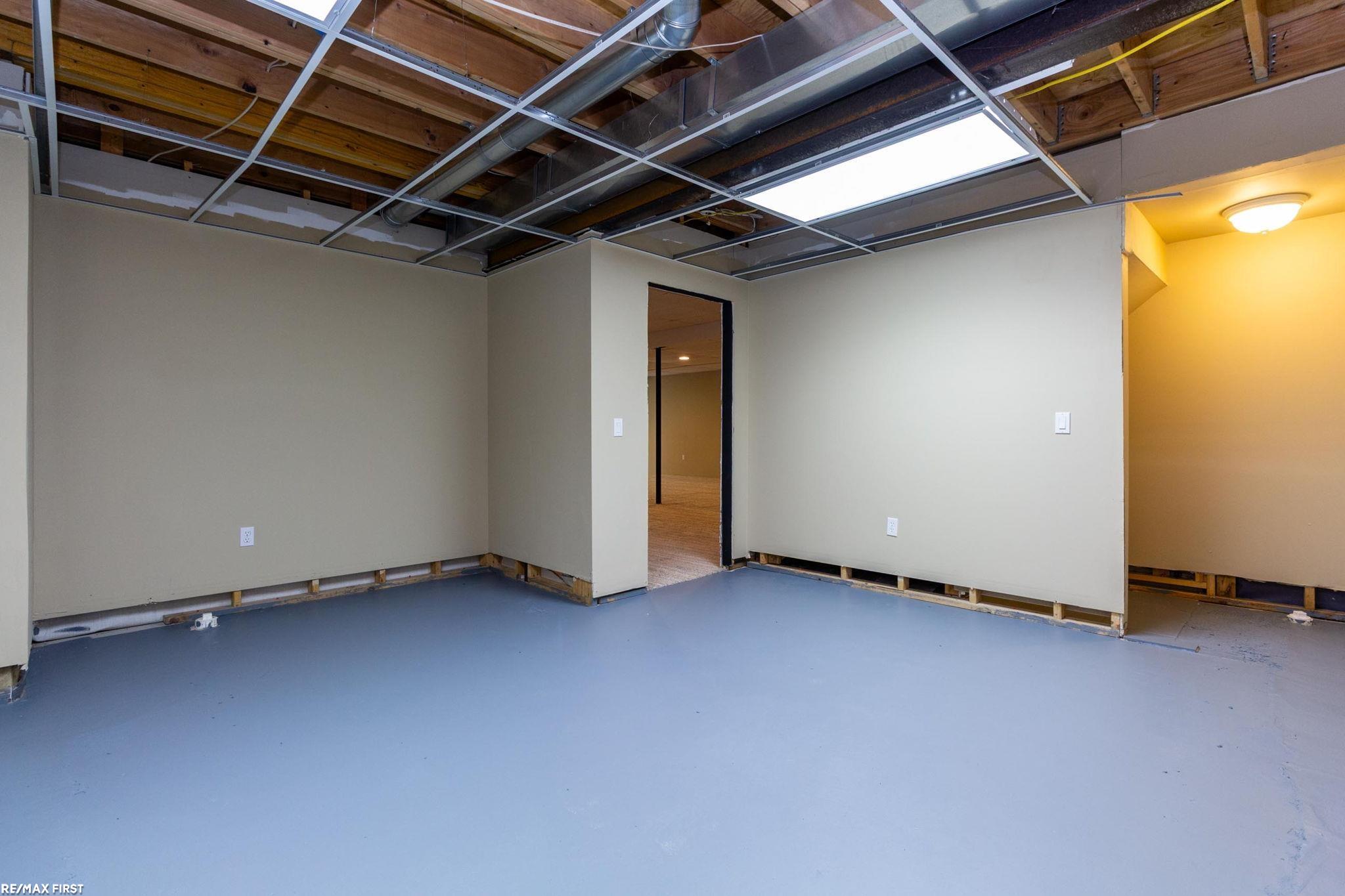 400 E Romeo Road, Oakland, MI, 48363